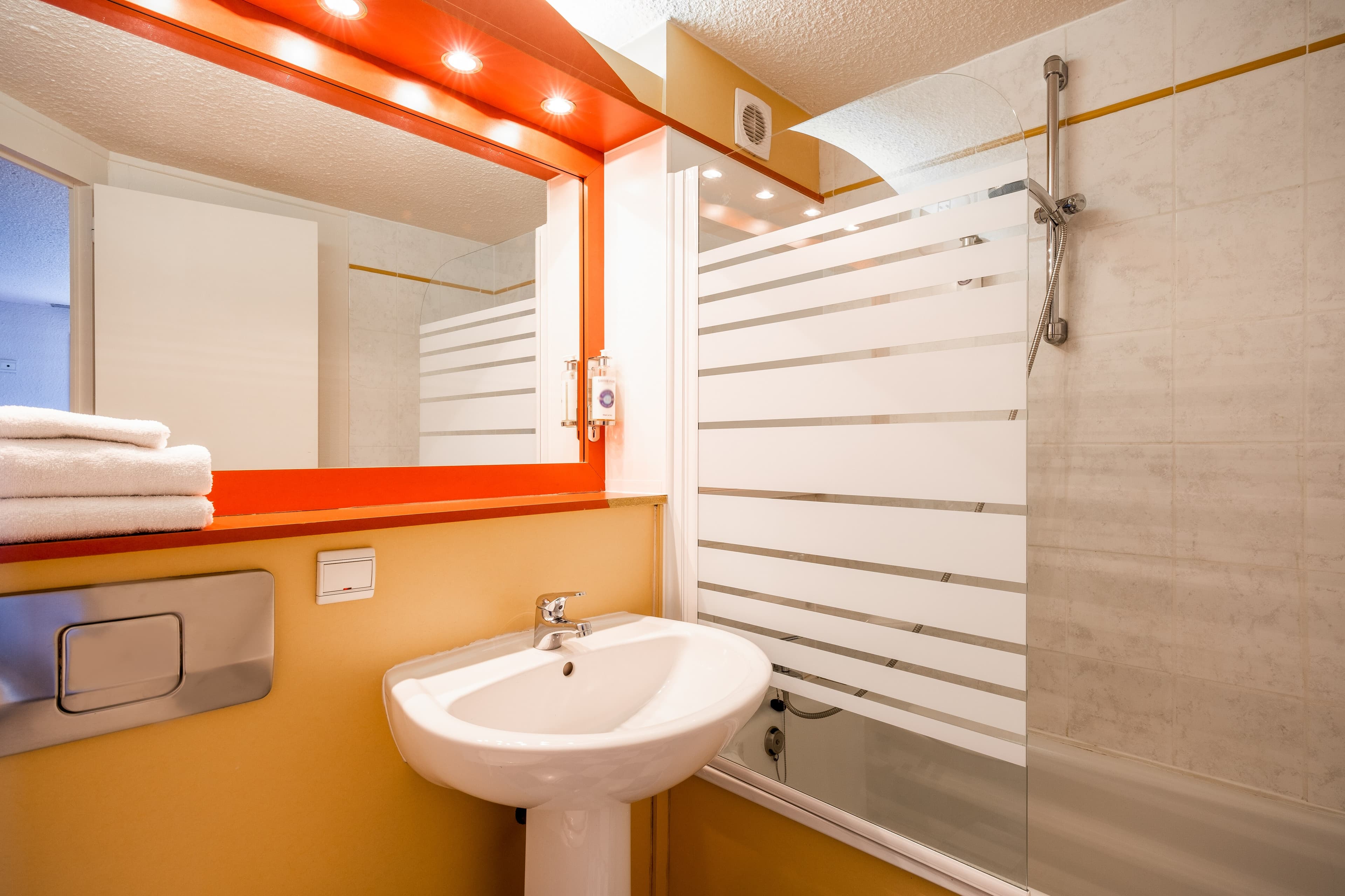 Comfort Hotel Montlucon — 21
