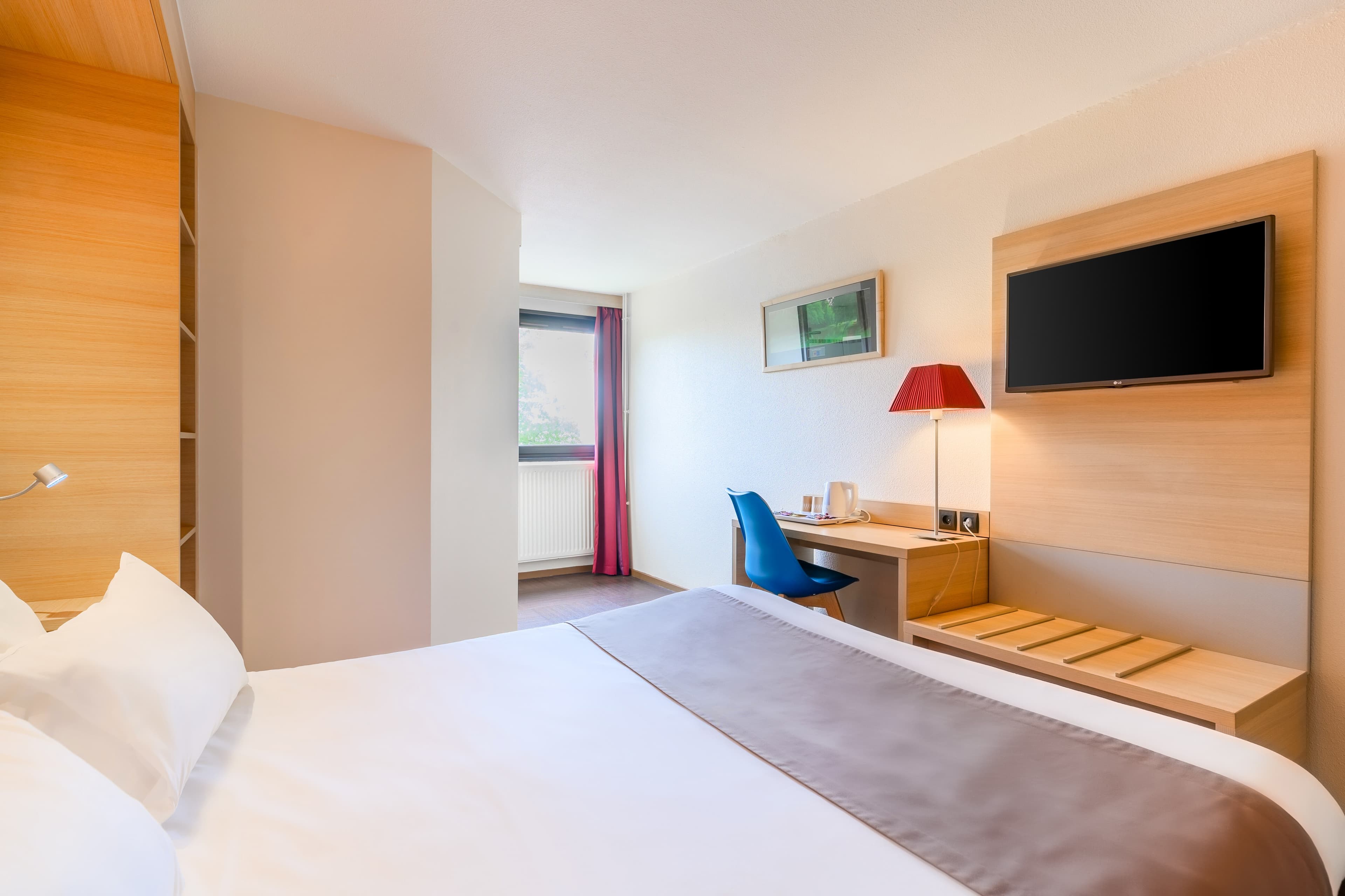Comfort Hotel Pithiviers - Image 1