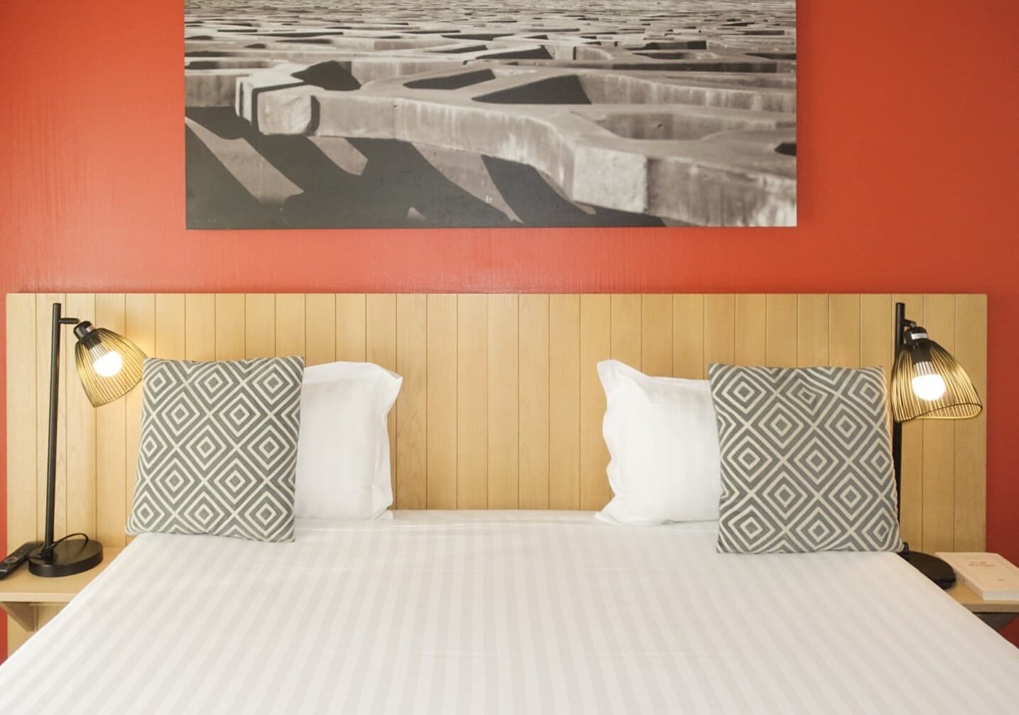 Comfort Aparthotel Marseille Prado - Image 2