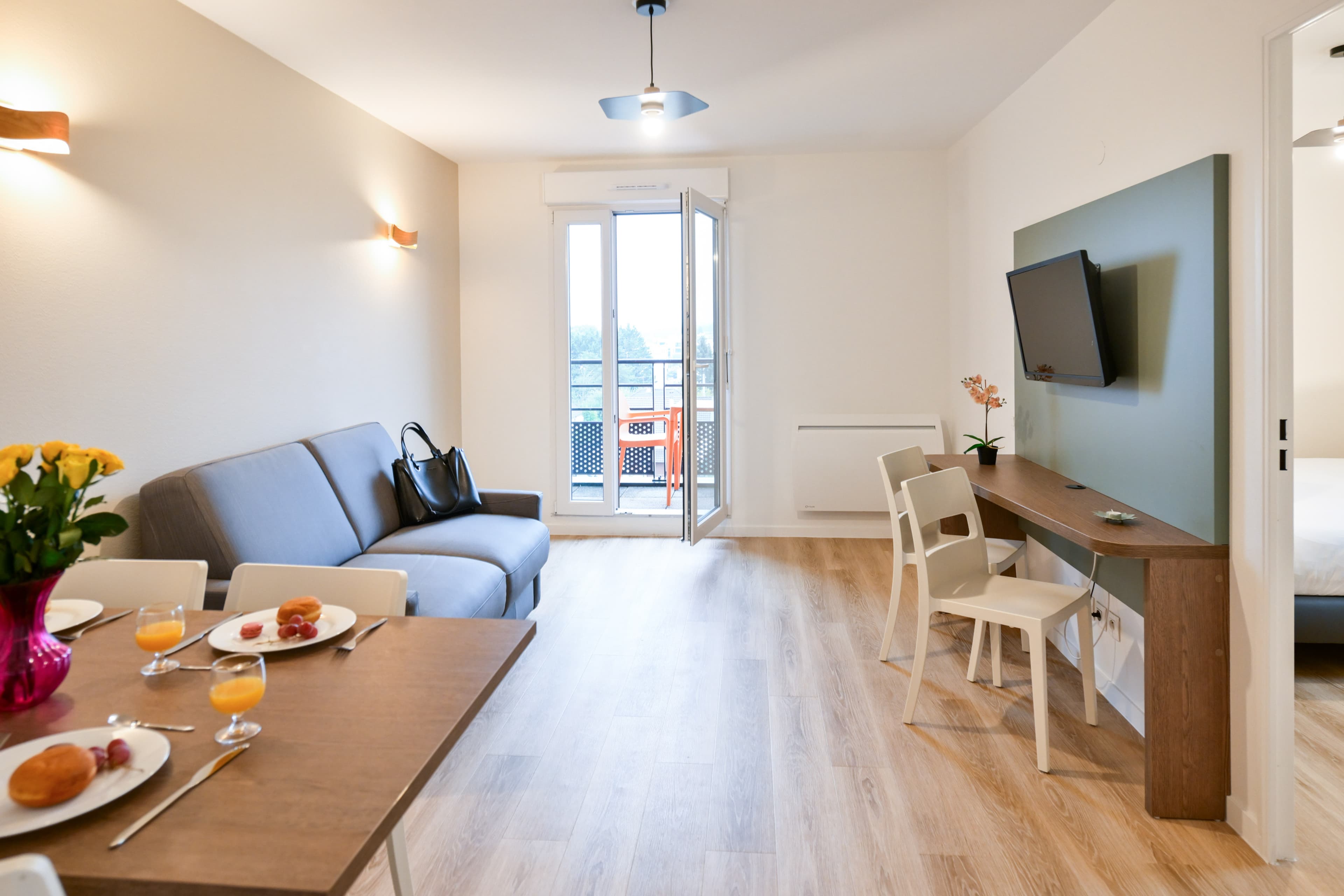 Comfort Aparthotel Versailles, St Cyr l'Ecole - Image 4