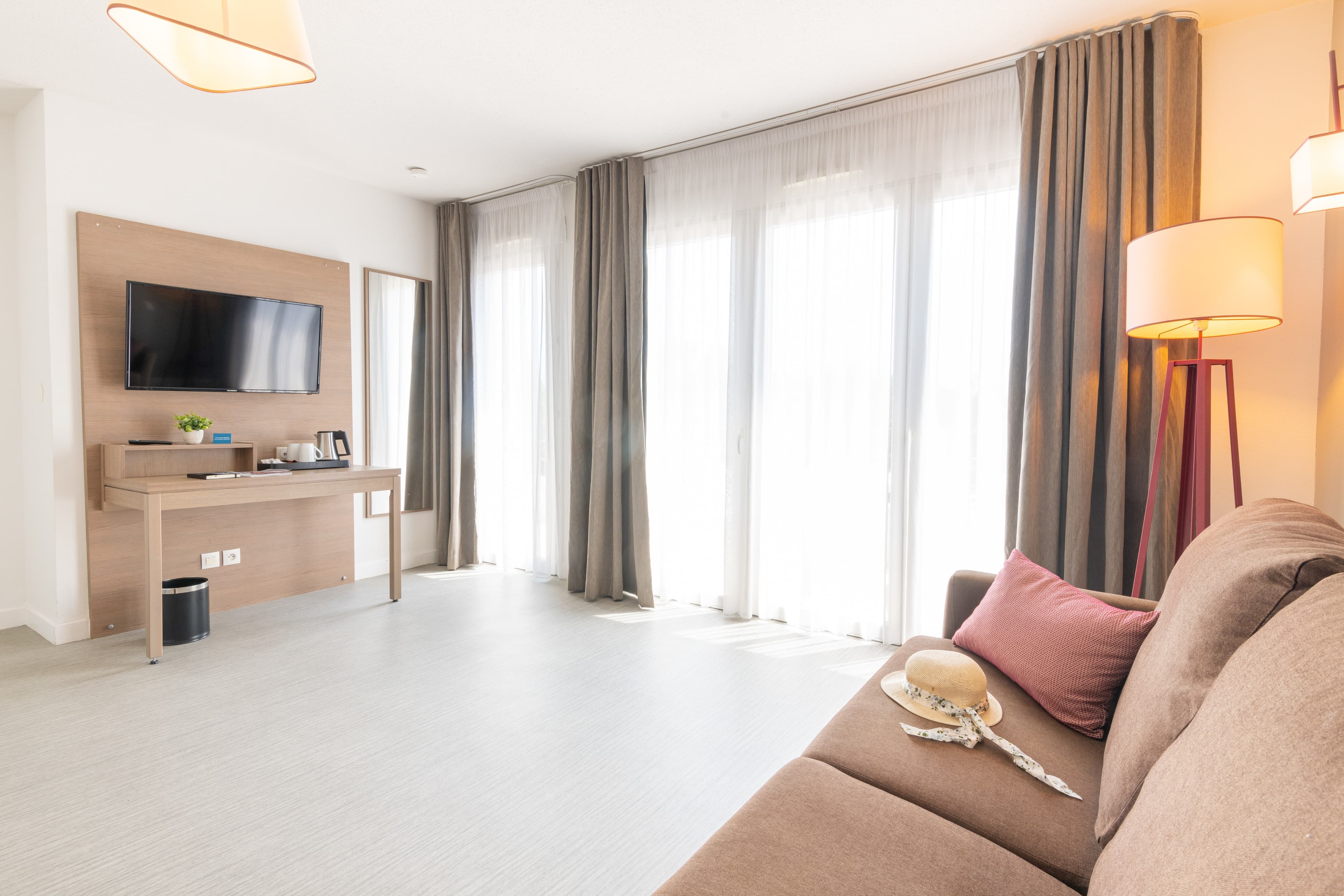Comfort Aparthotel Cannes Mandelieu - Image 3