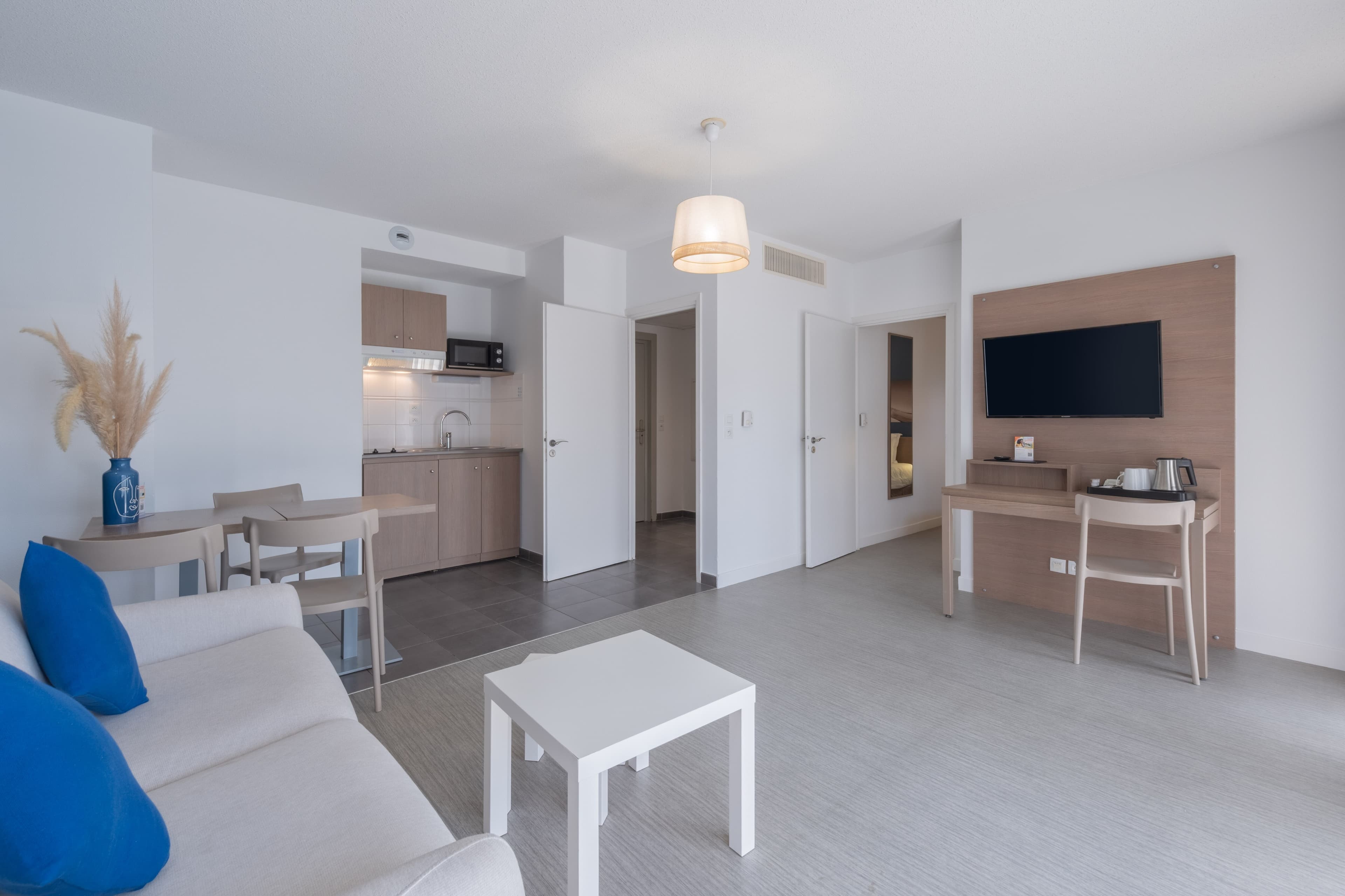 Comfort Aparthotel Cannes Mandelieu — 6