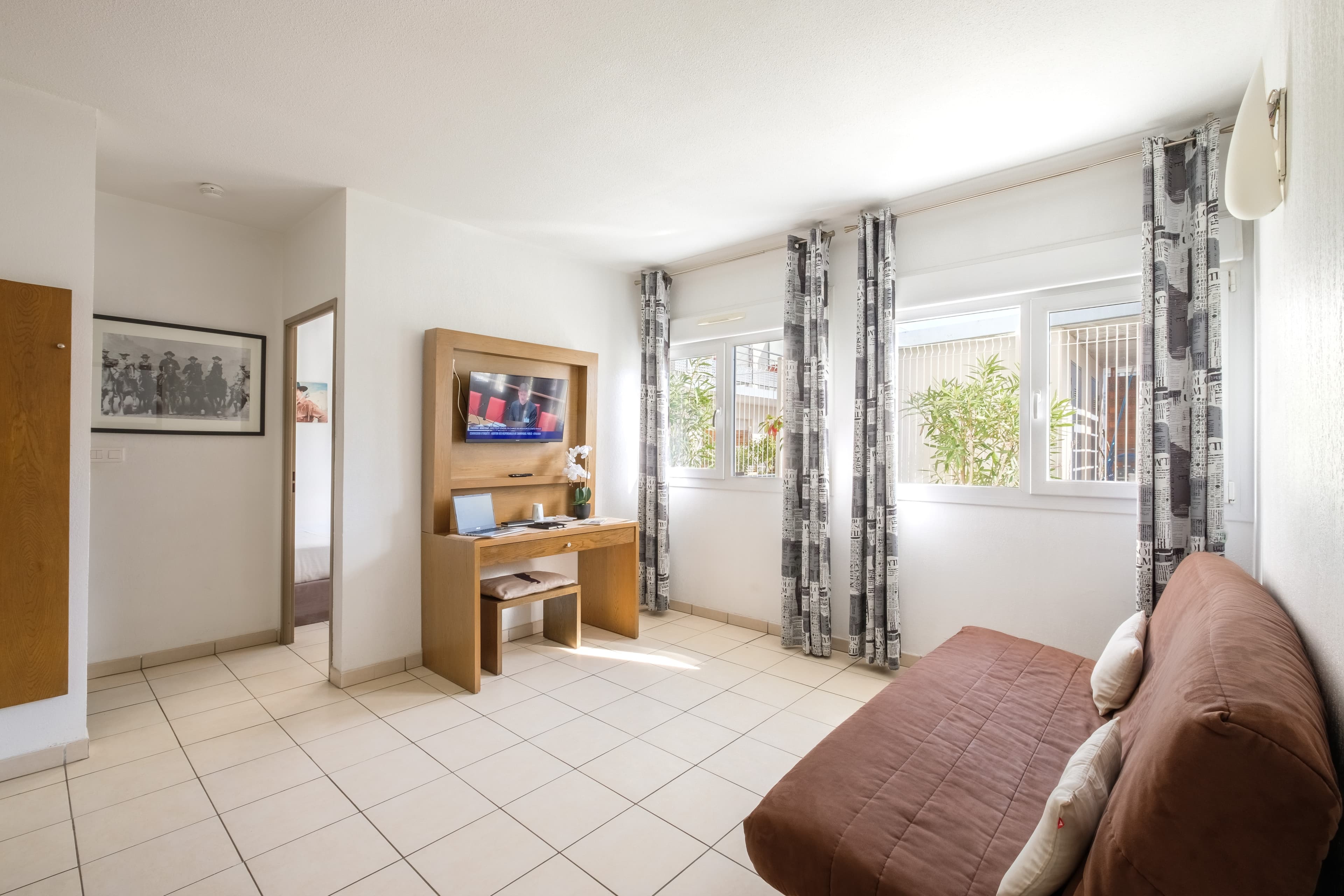 Comfort Aparthotel Antibes Le Maestria - Image 5