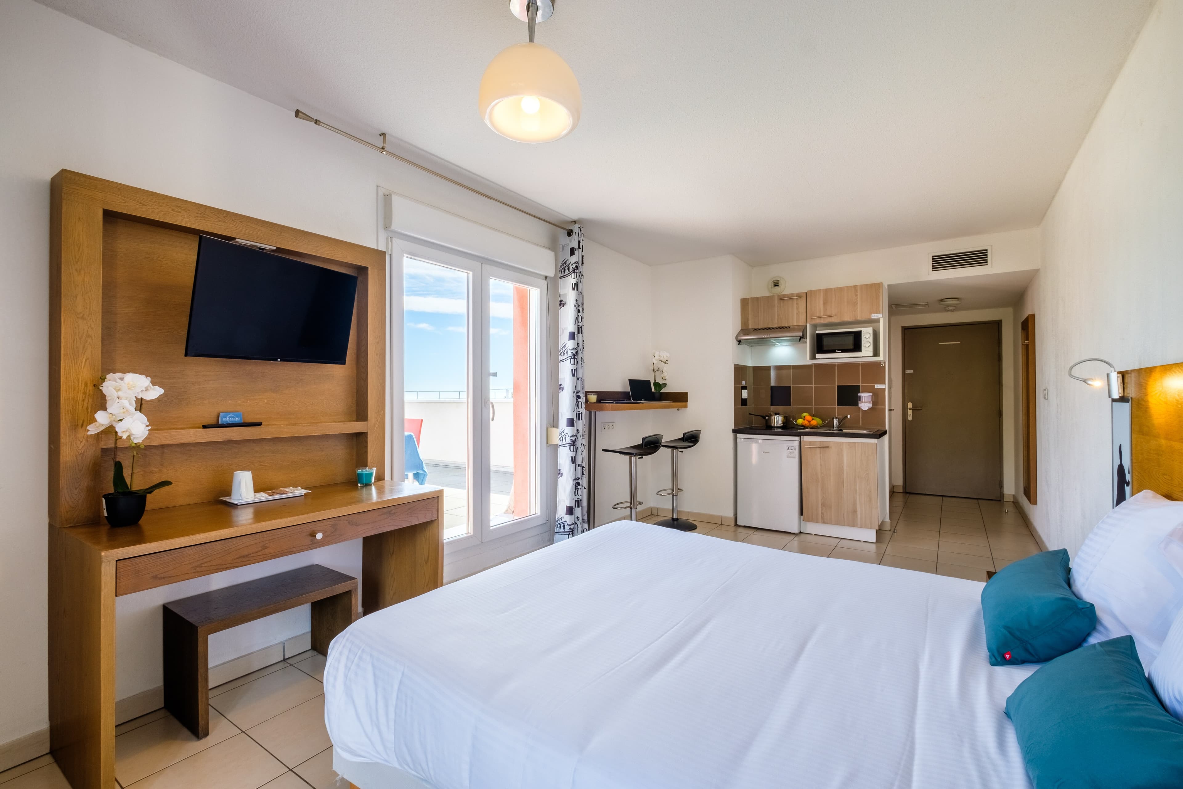 Comfort Aparthotel Antibes Le Maestria — 19