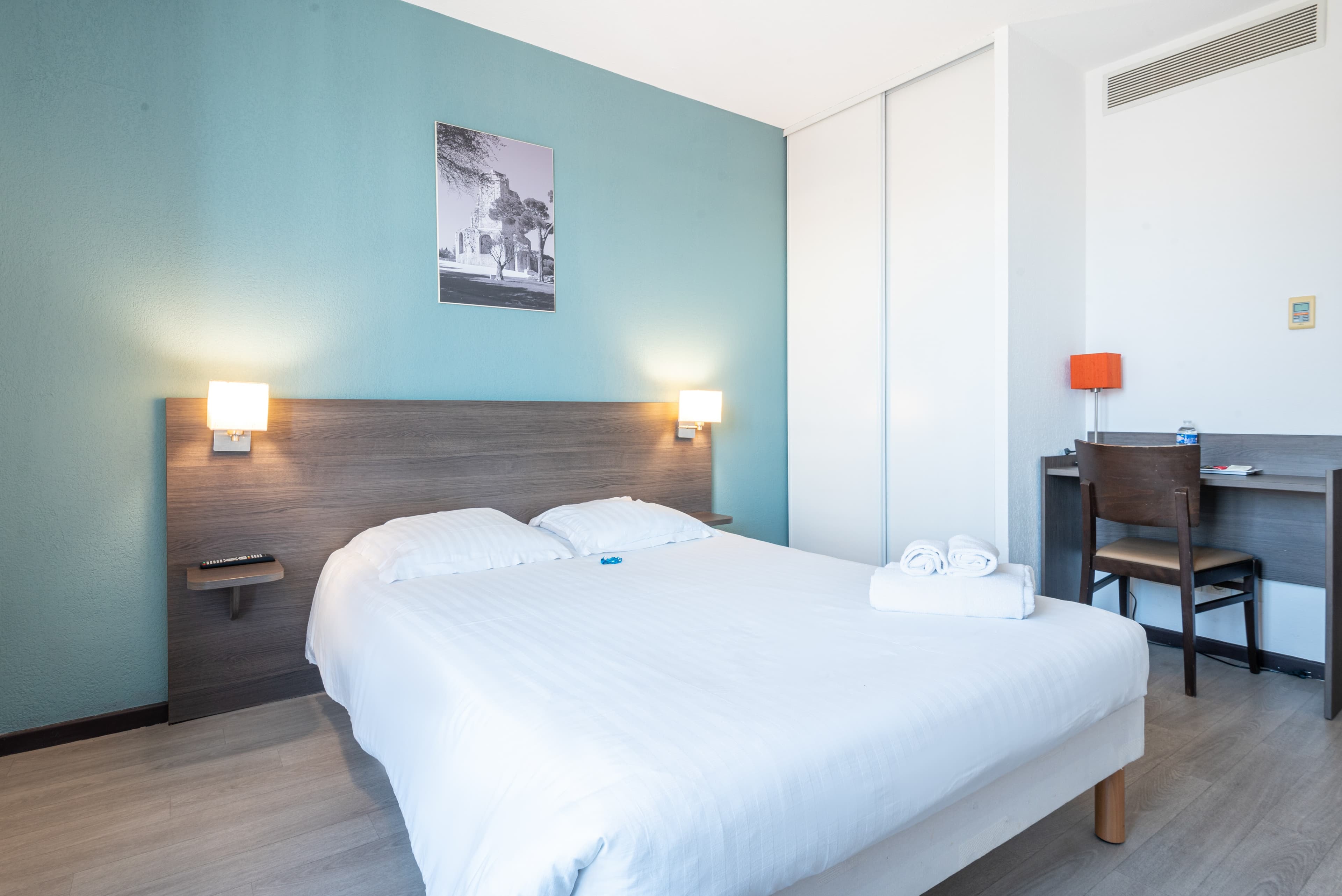 Comfort Aparthotel Nîmes Centre - Image 1