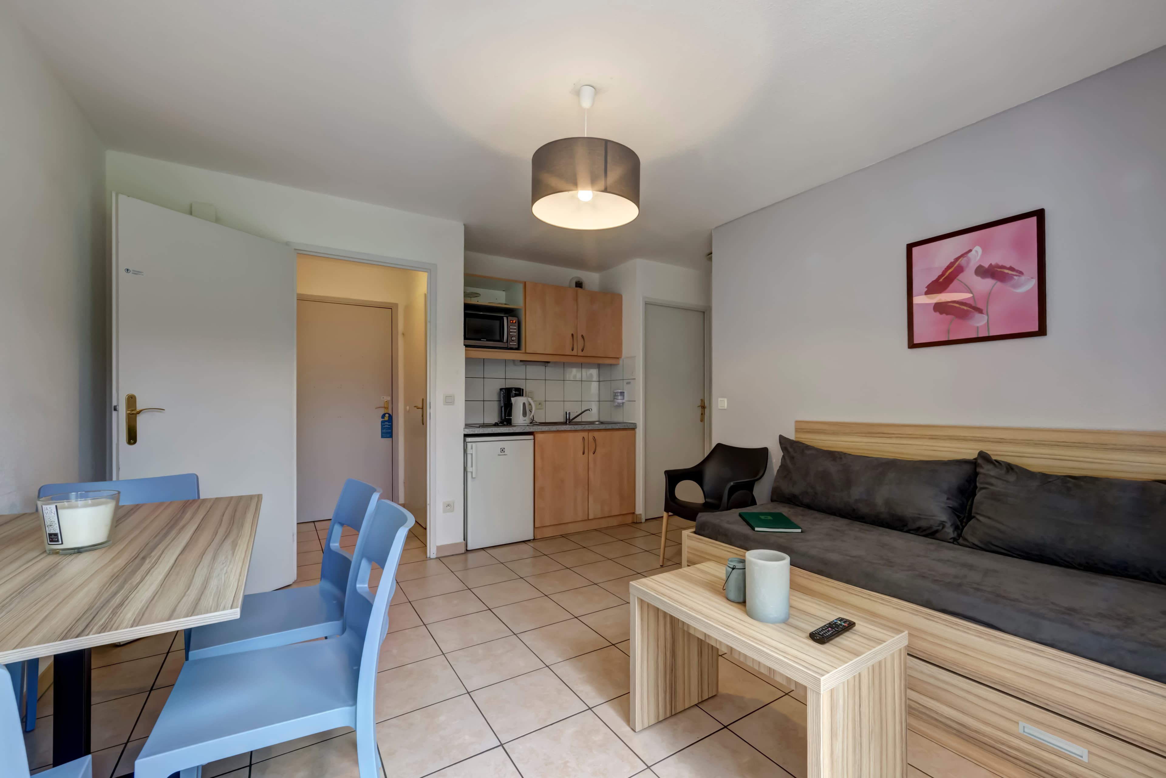 Comfort Aparthotel Divonne L'Orée du Parc - Image 4
