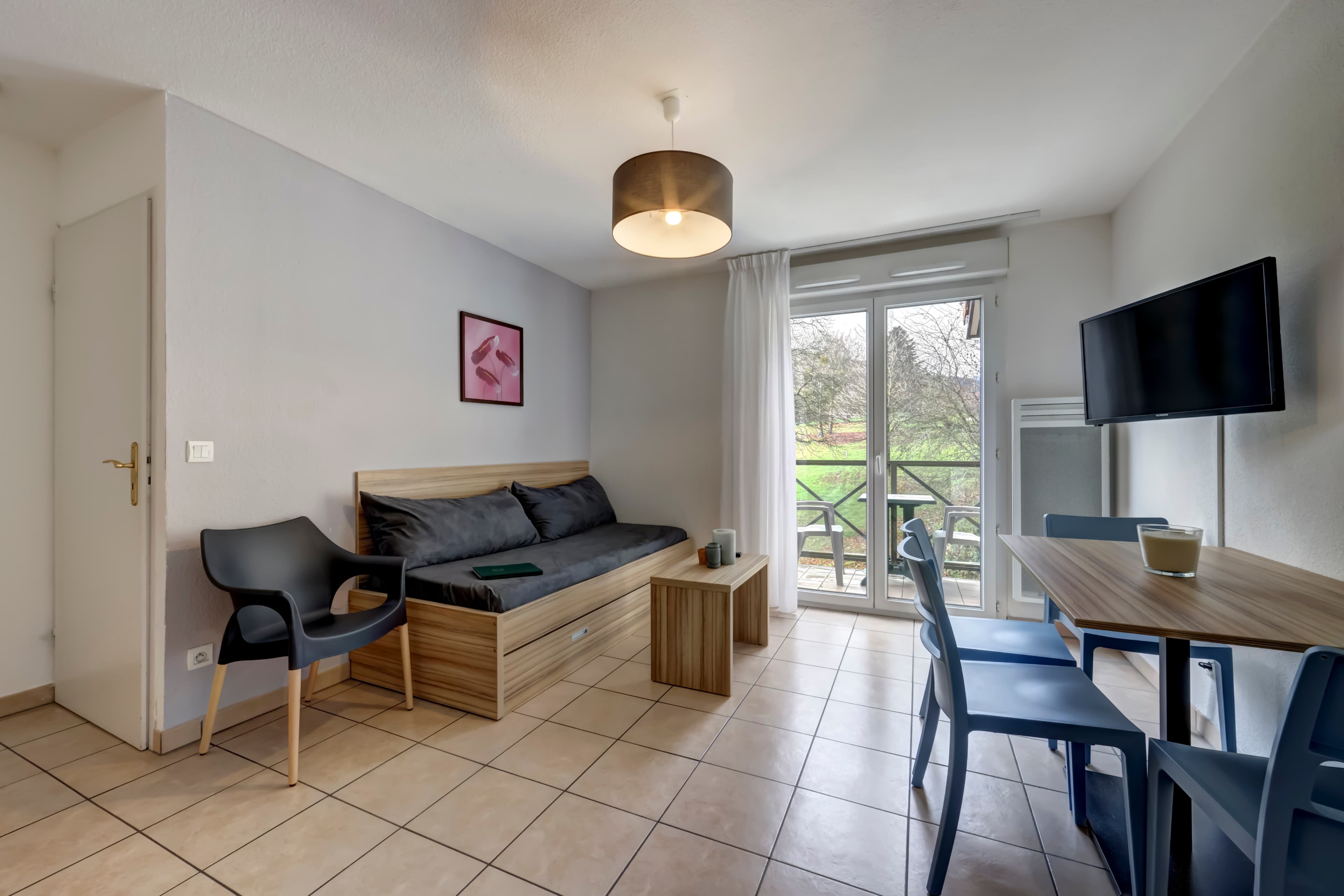 Comfort Aparthotel Divonne L'Orée du Parc - Image 5
