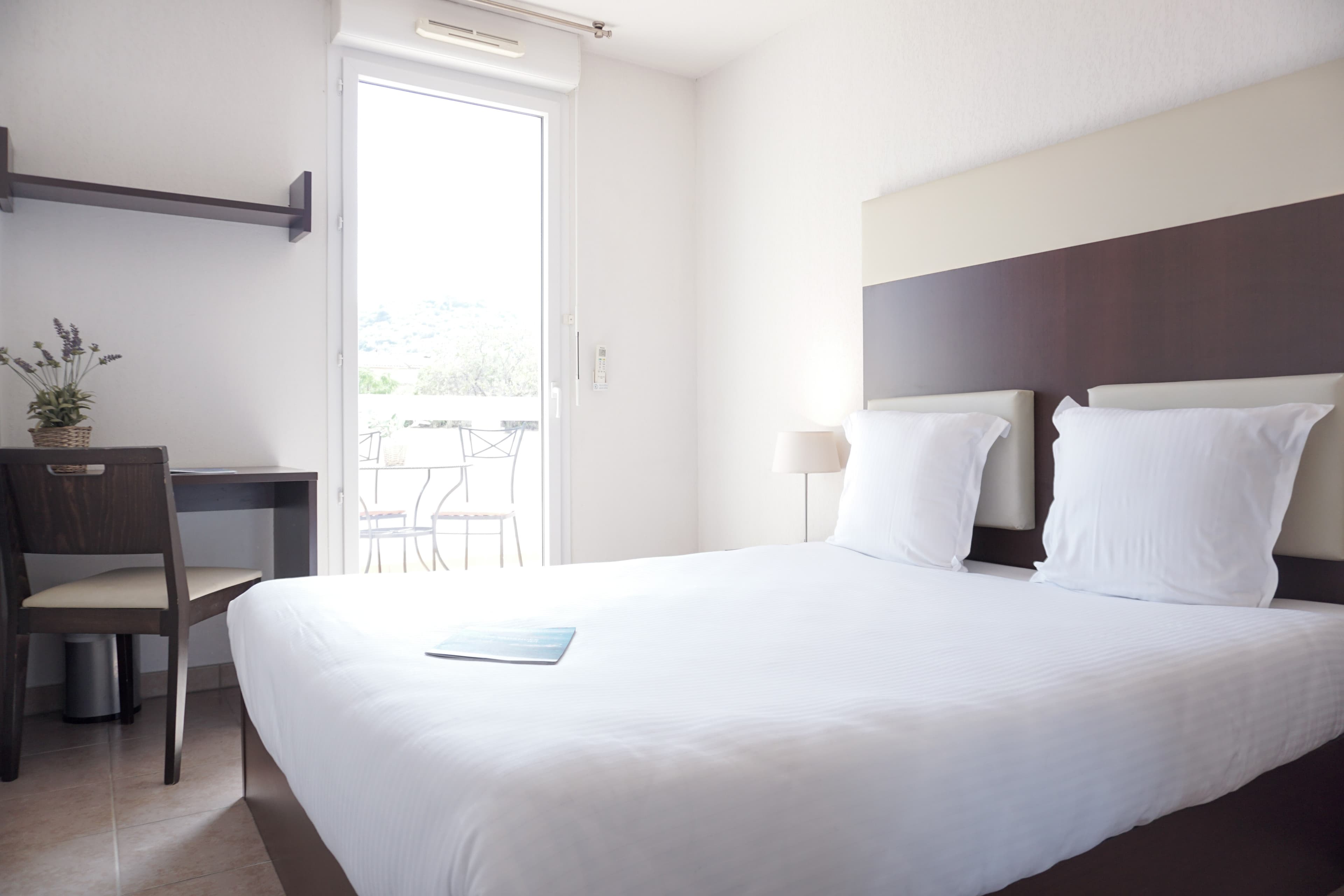 Comfort Aparthotel Six-Fours - Image 1