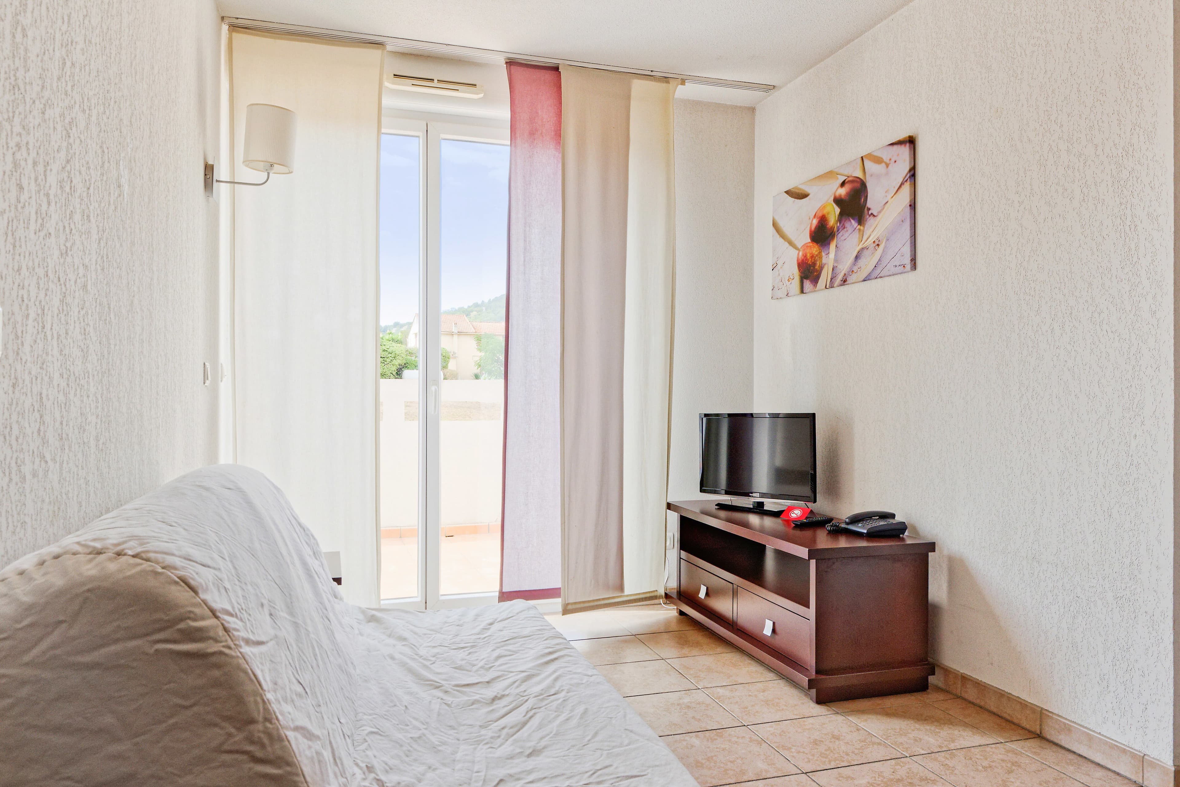 Comfort Aparthotel Six-Fours - Image 4