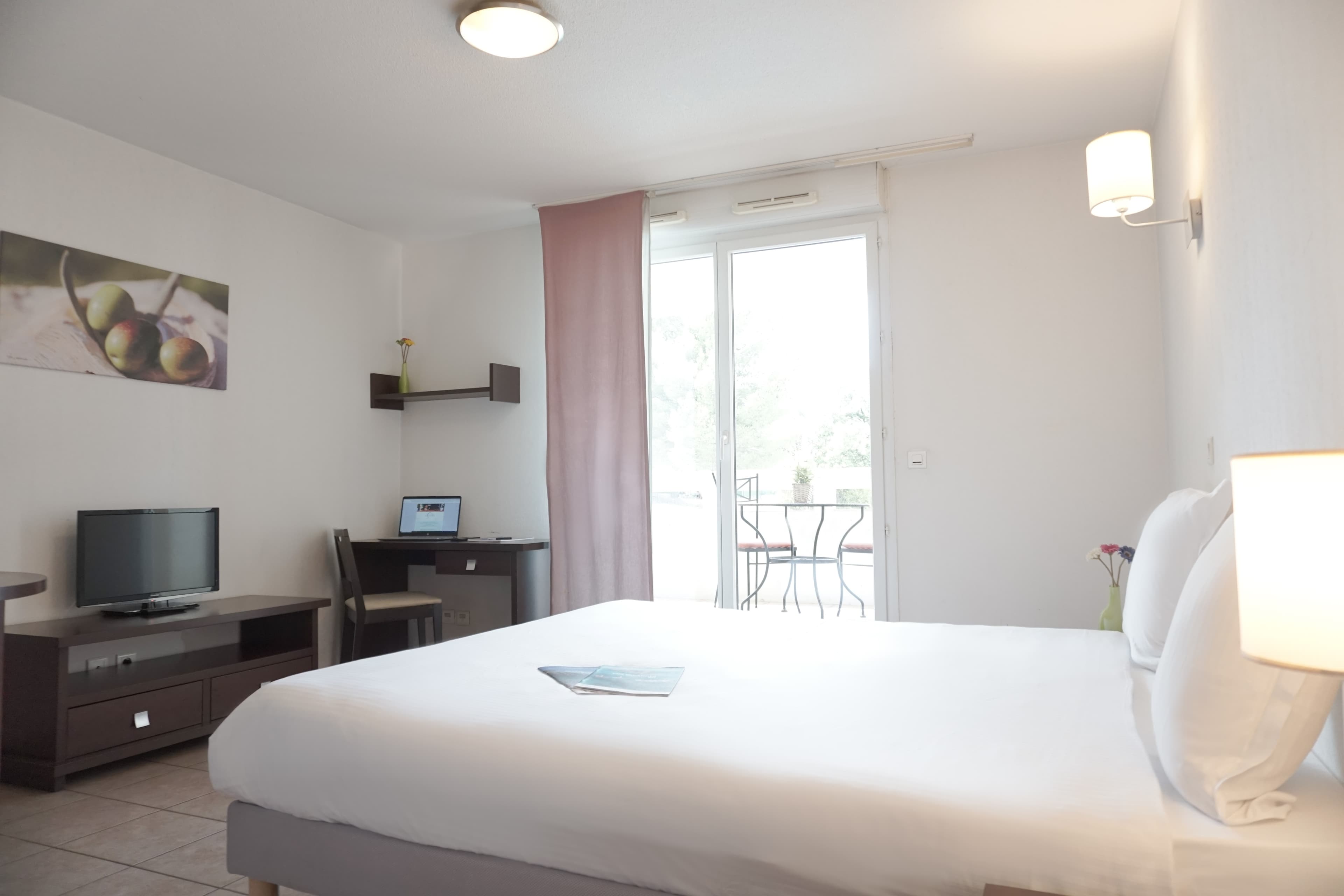 Comfort Aparthotel Six-Fours — 13