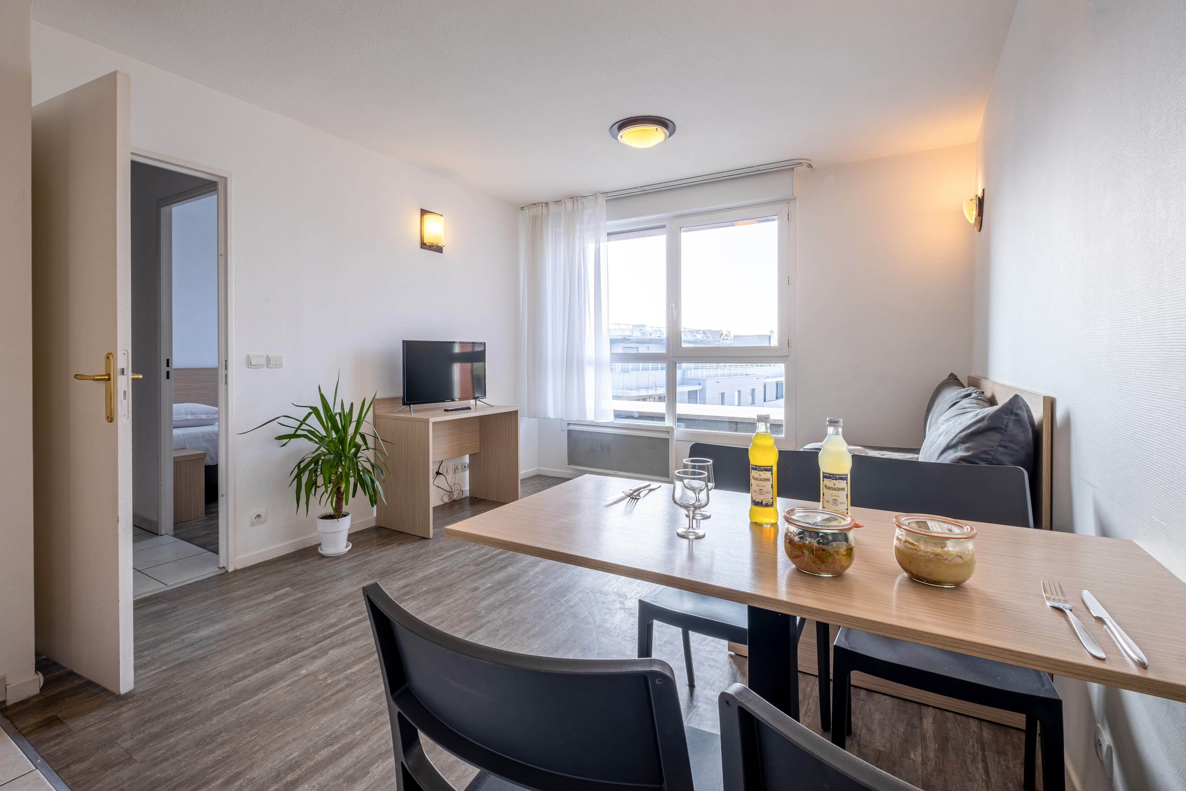 Comfort Aparthotel Les Hauts d'Annecy - Image 2