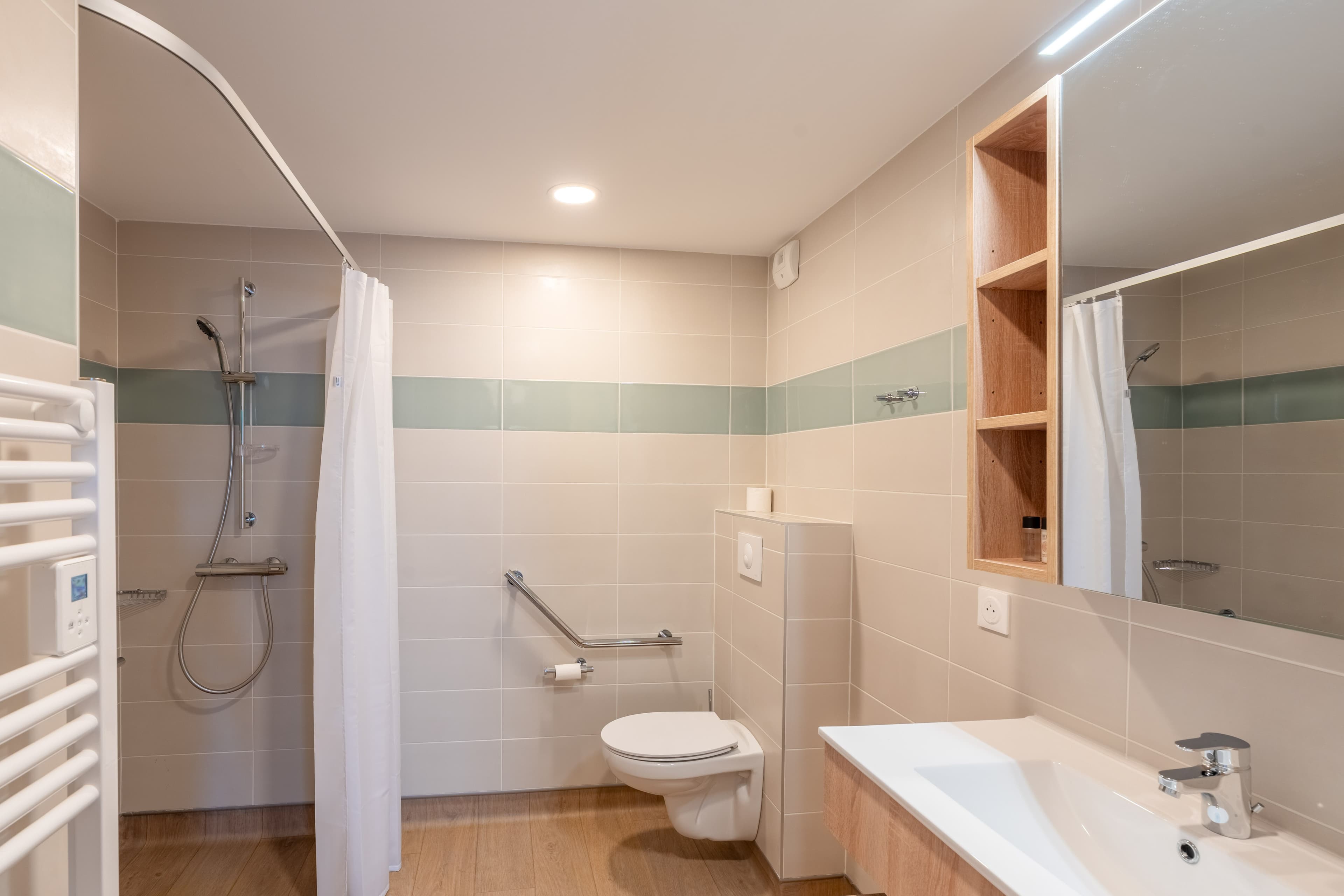 Quality Aparthotel Moissy-Cramayel — 16