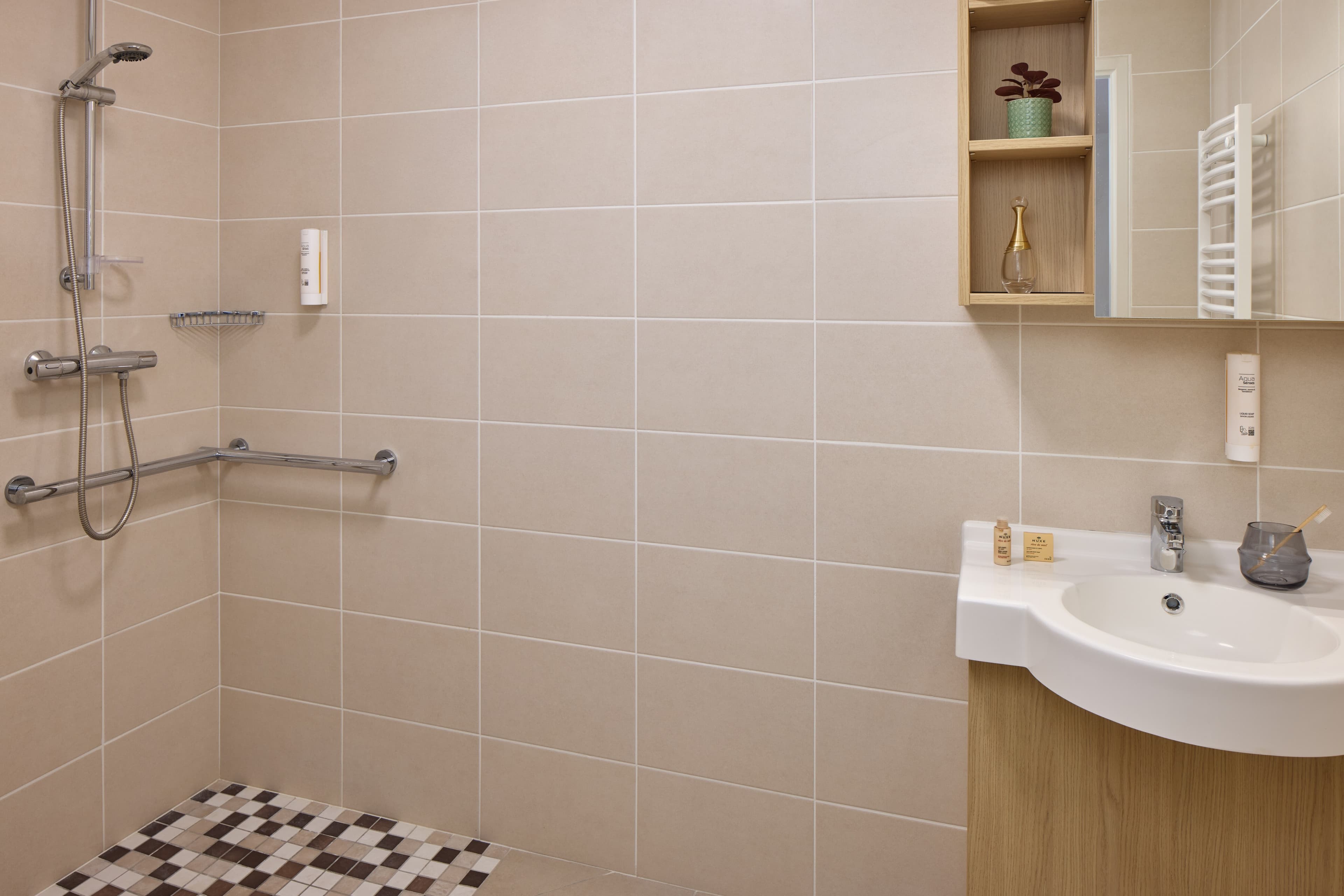 Quality Aparthotel Pau Porte des Pyrénées — 19