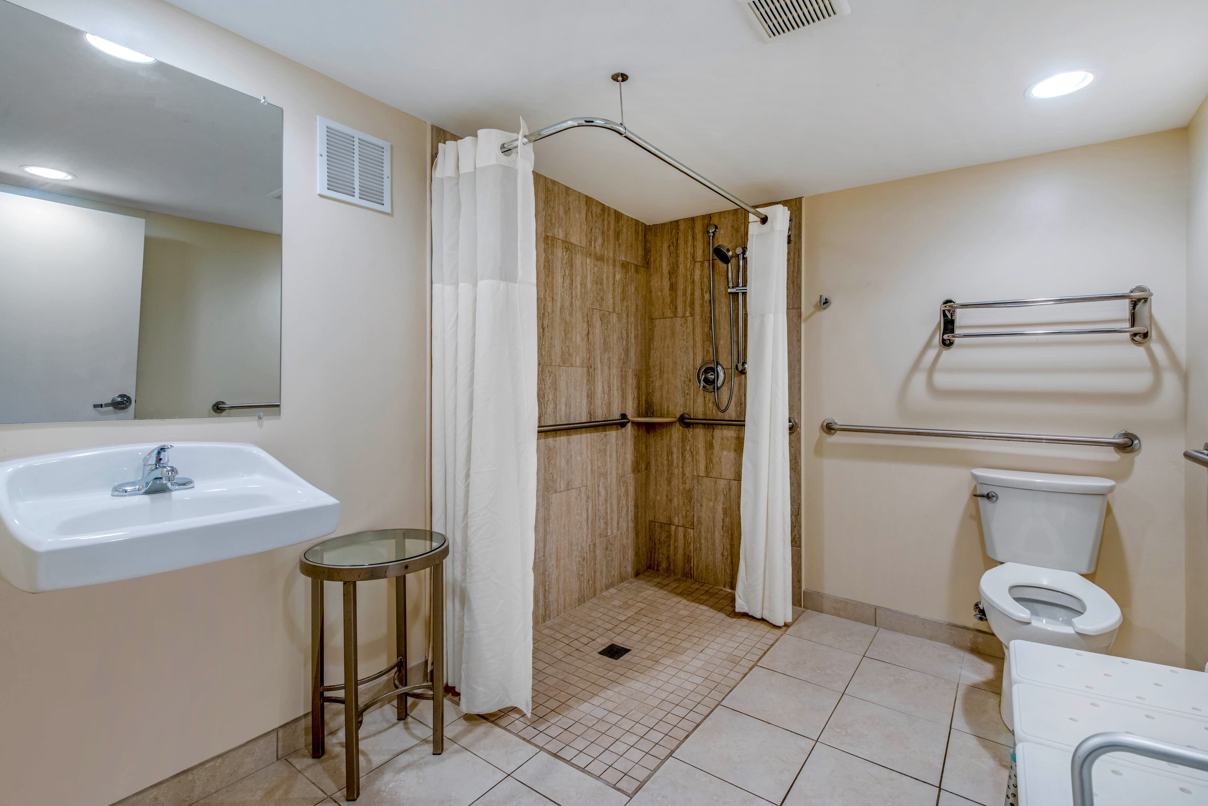 Quality Inn Savannah Historic District — 11