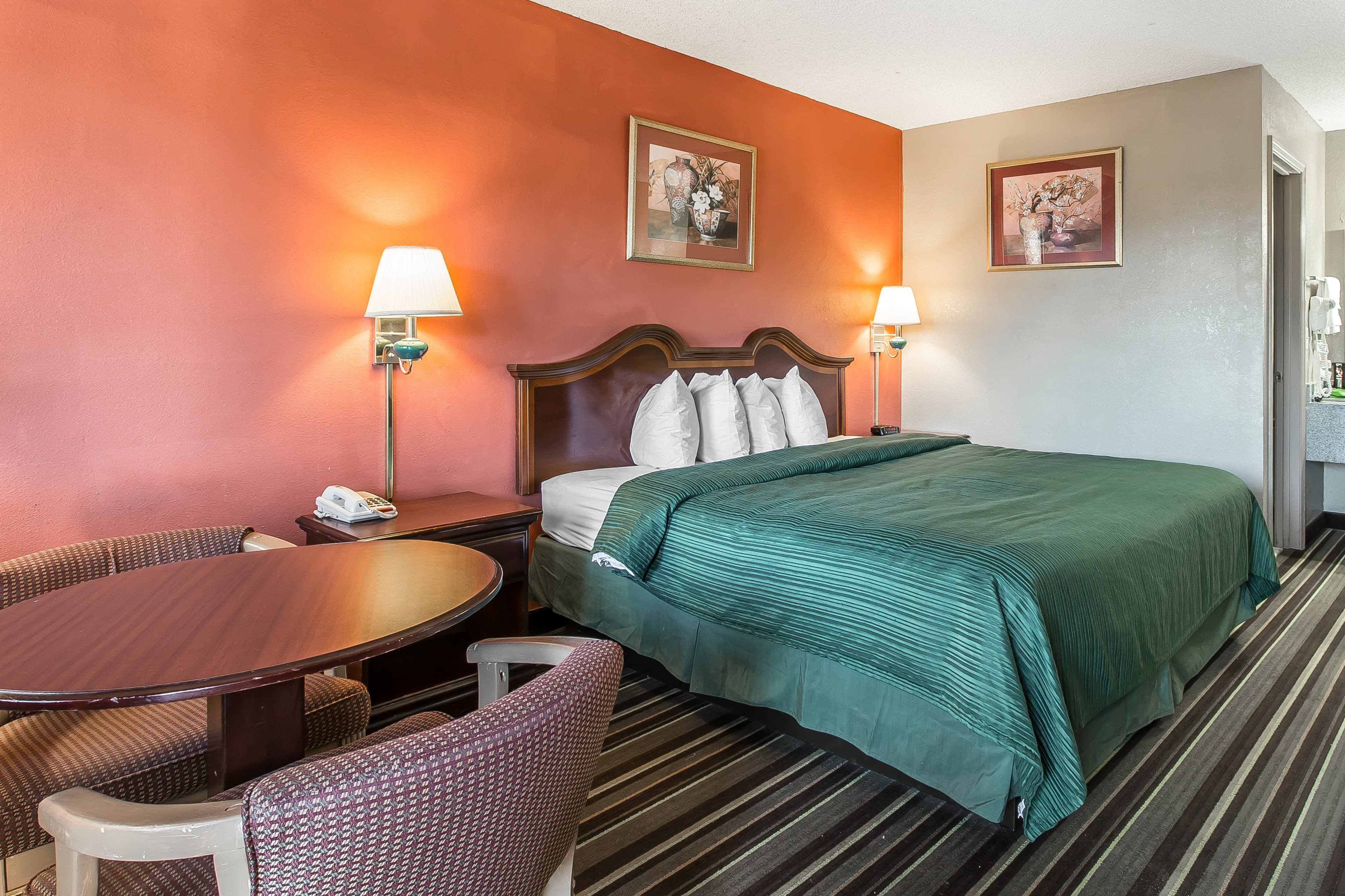 Quality Inn & Suites Macon North - Image 5