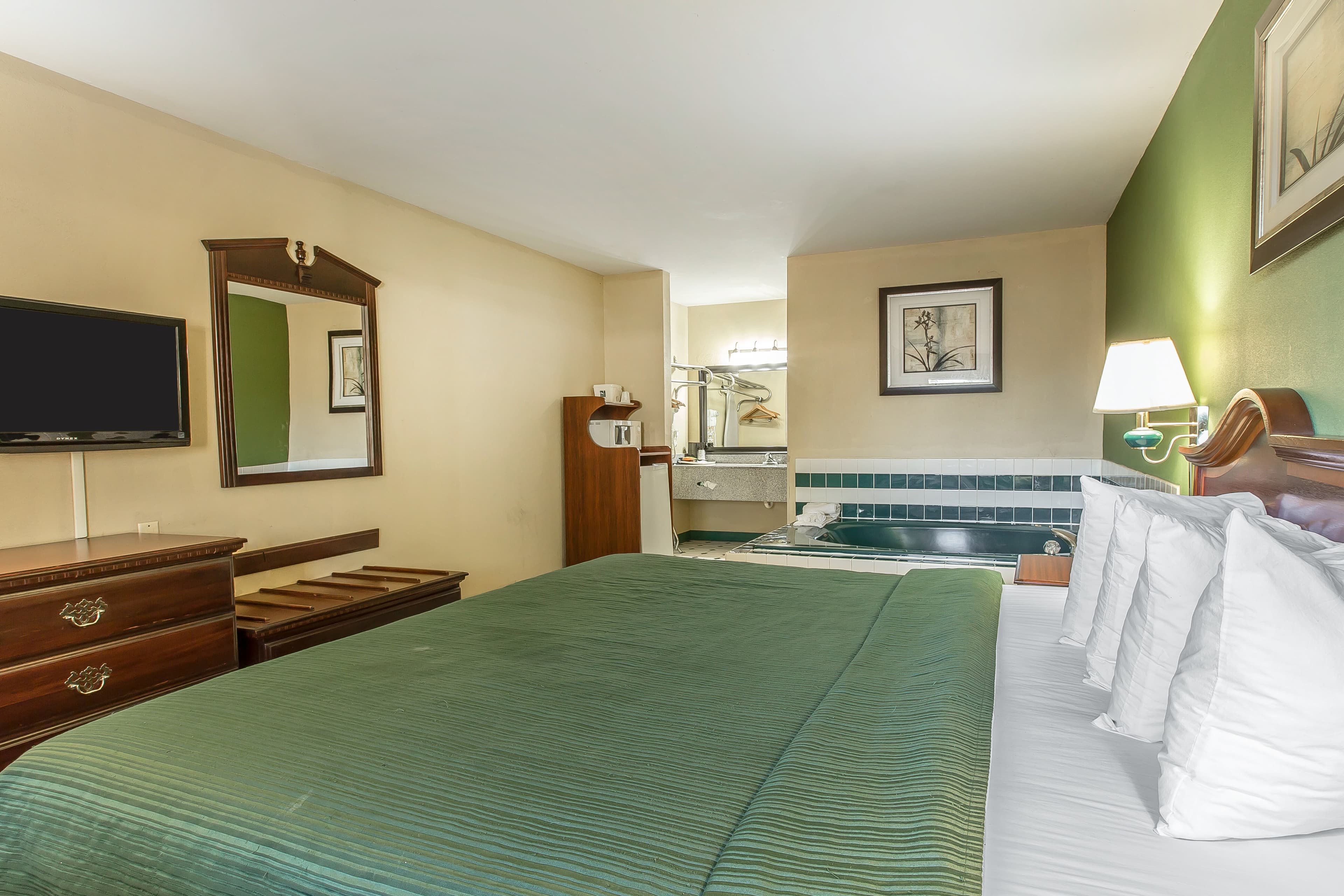 Quality Inn & Suites Macon North — 17