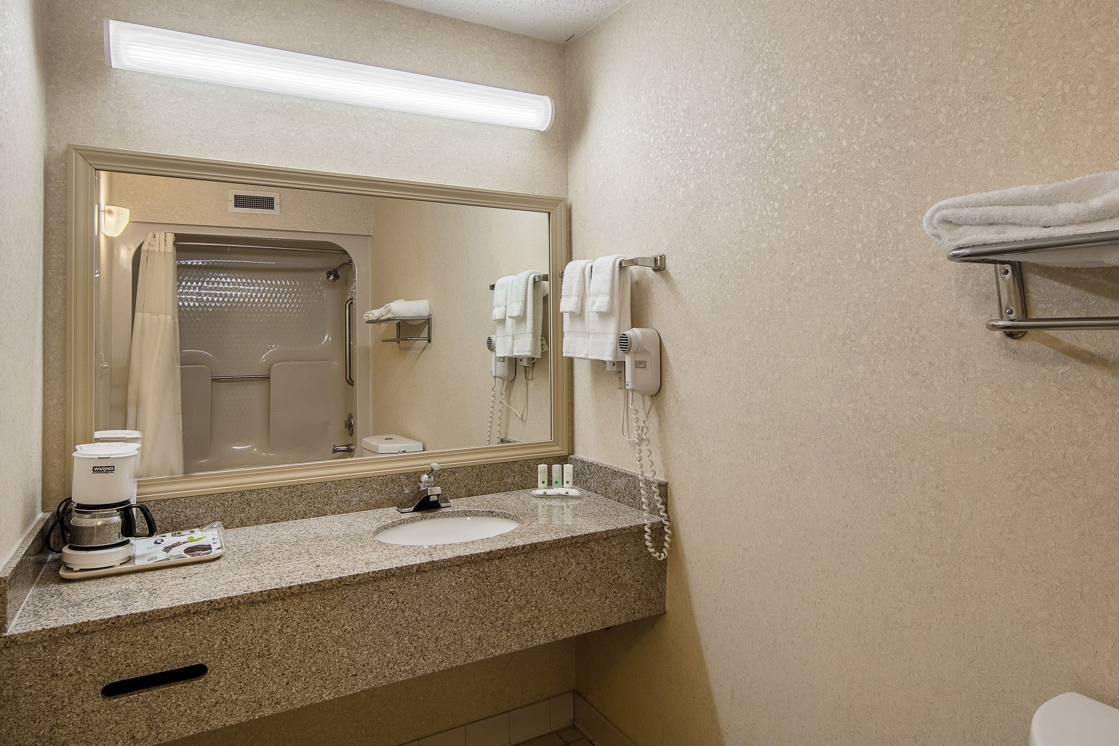 Quality Inn Oakwood - Gainesville — 13