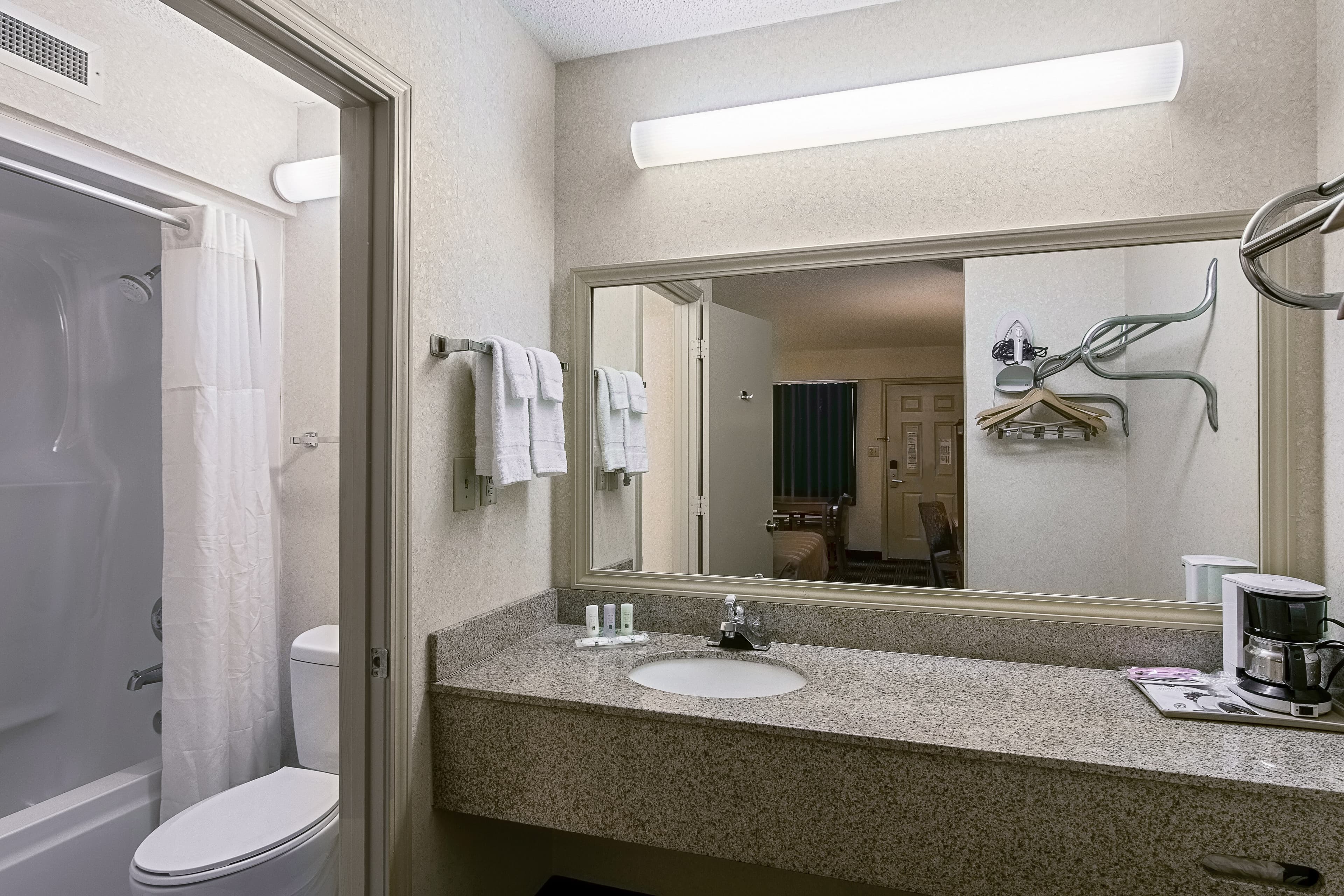 Quality Inn Oakwood - Gainesville — 17