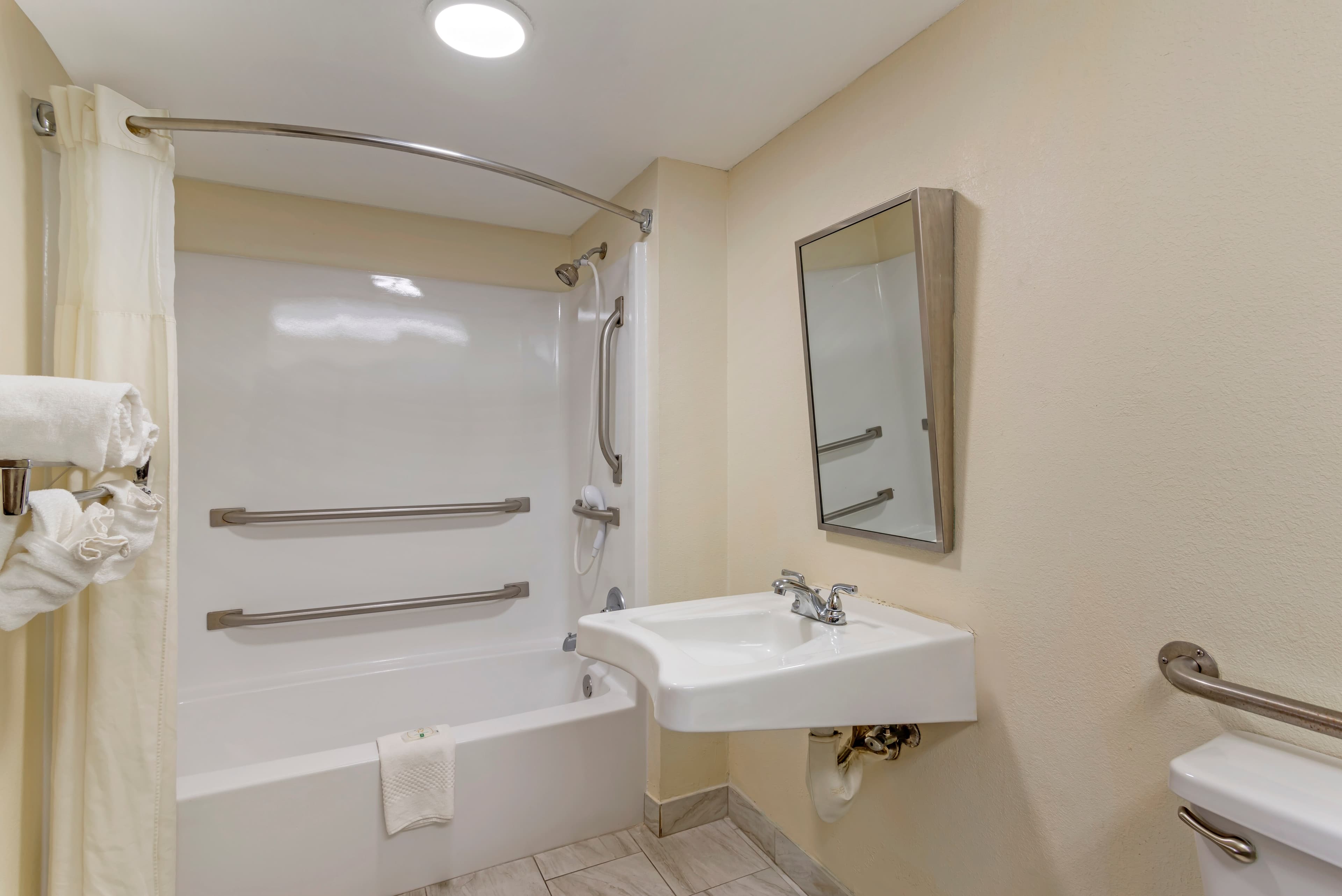 Quality Inn Cordele - Image 5