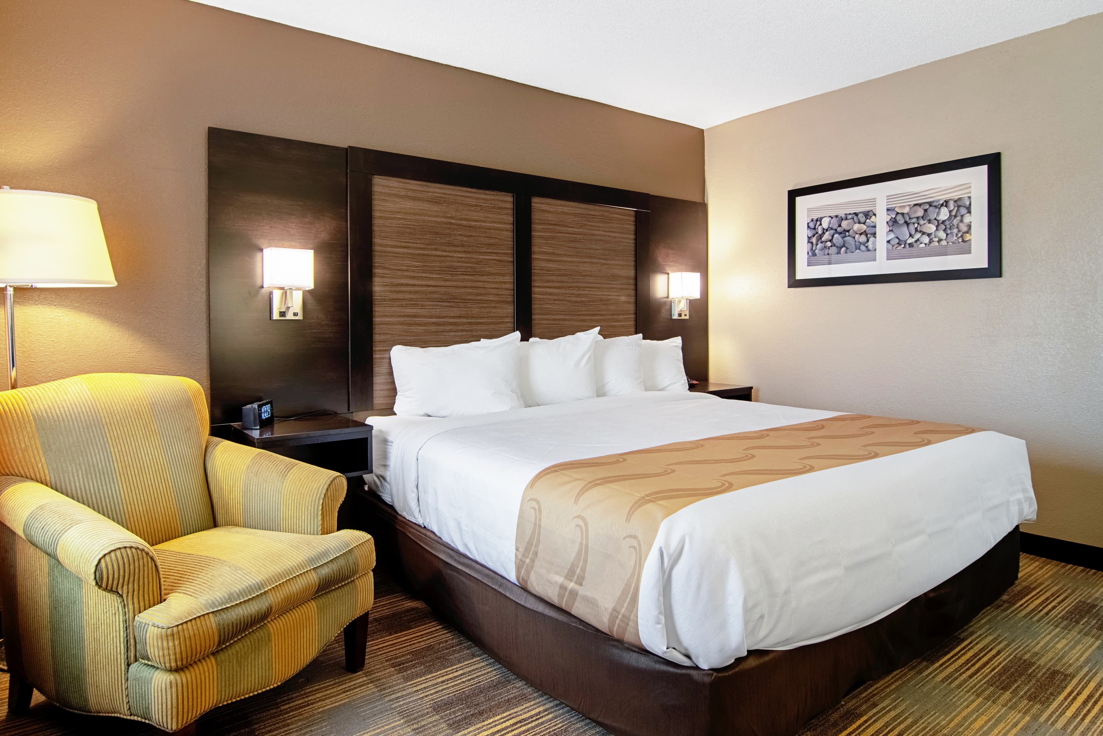 Quality Inn Villa Rica - Image 2