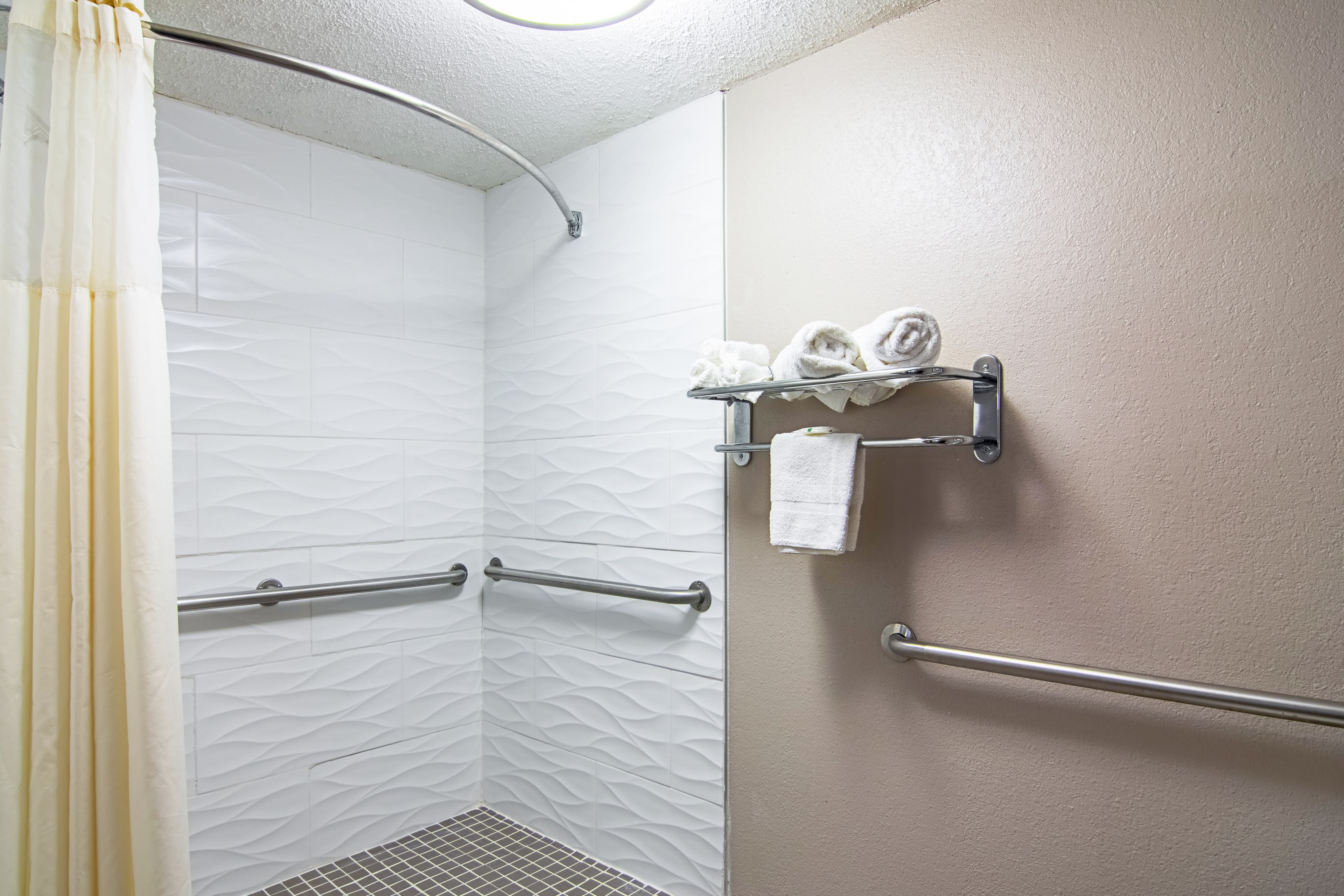 Quality Inn Villa Rica — 6