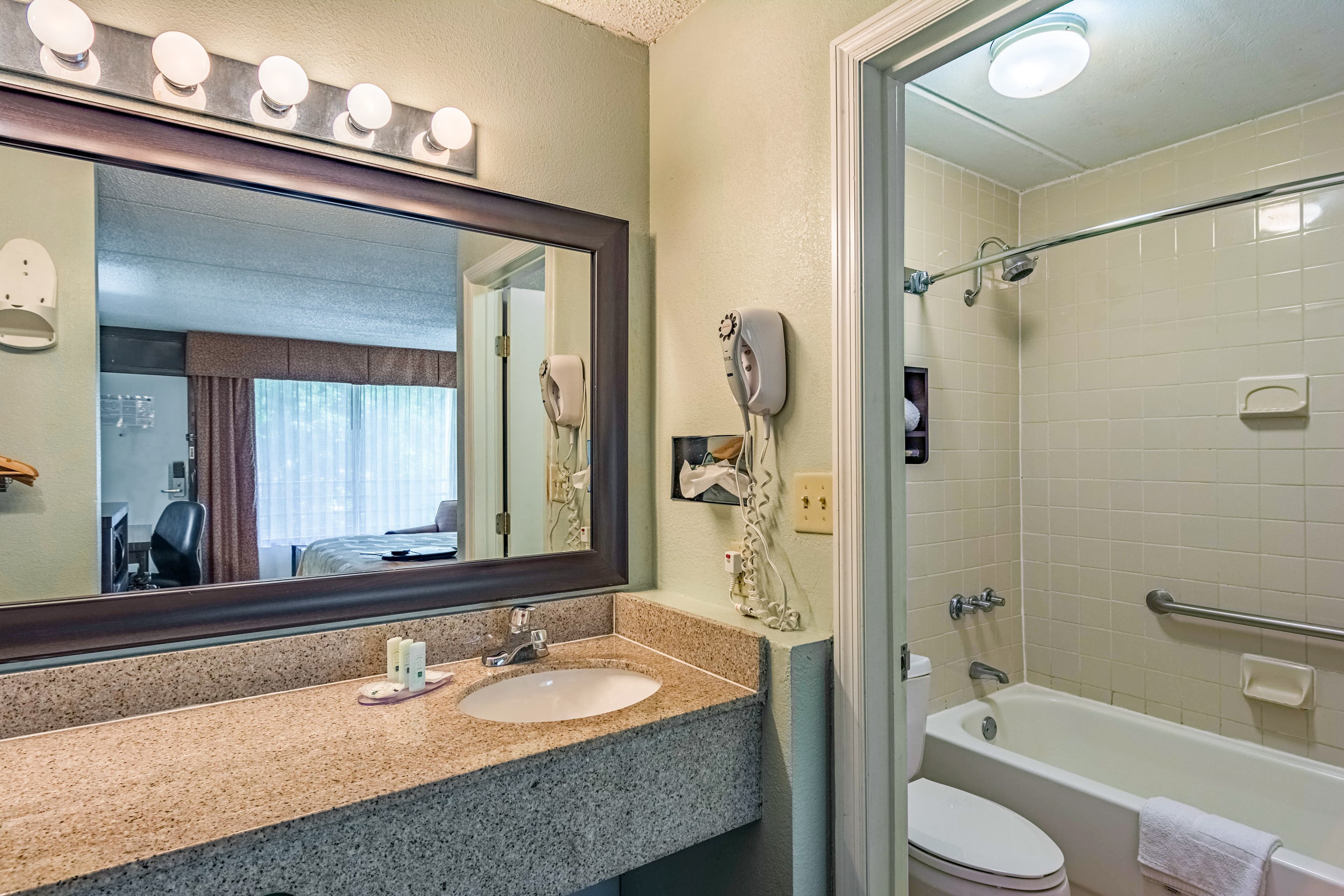 Quality Inn Columbus near Fort Benning - Image 5
