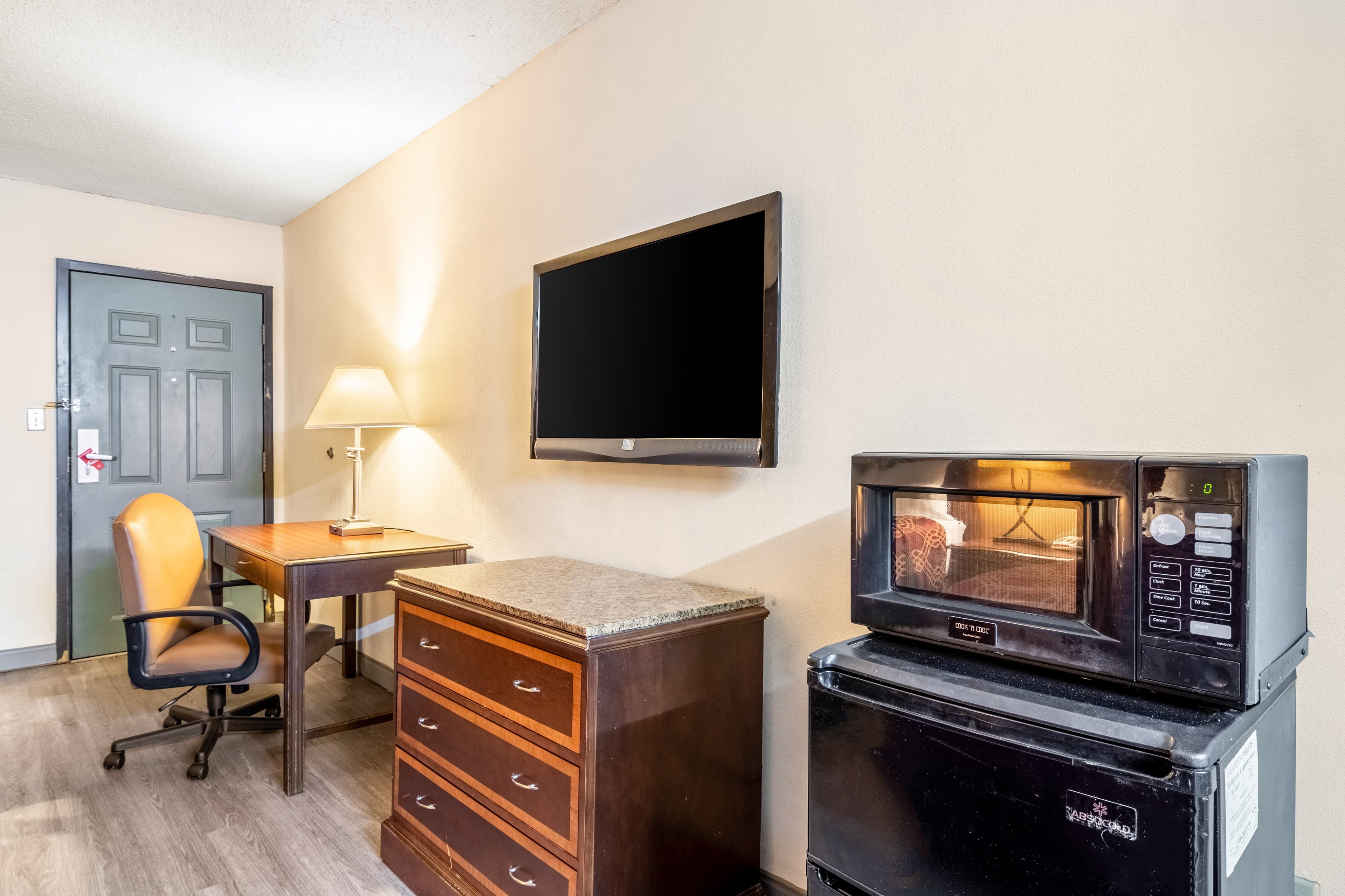 Econo Lodge Acworth East - Image 5