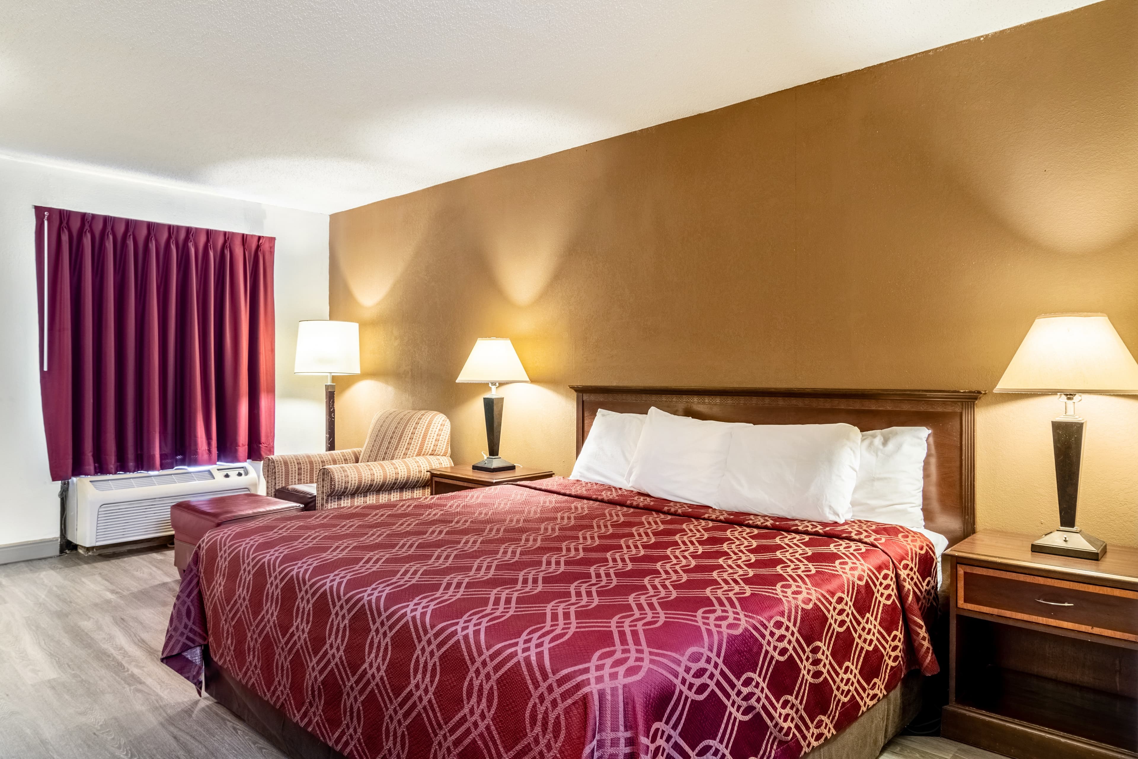 Econo Lodge Acworth East — 10