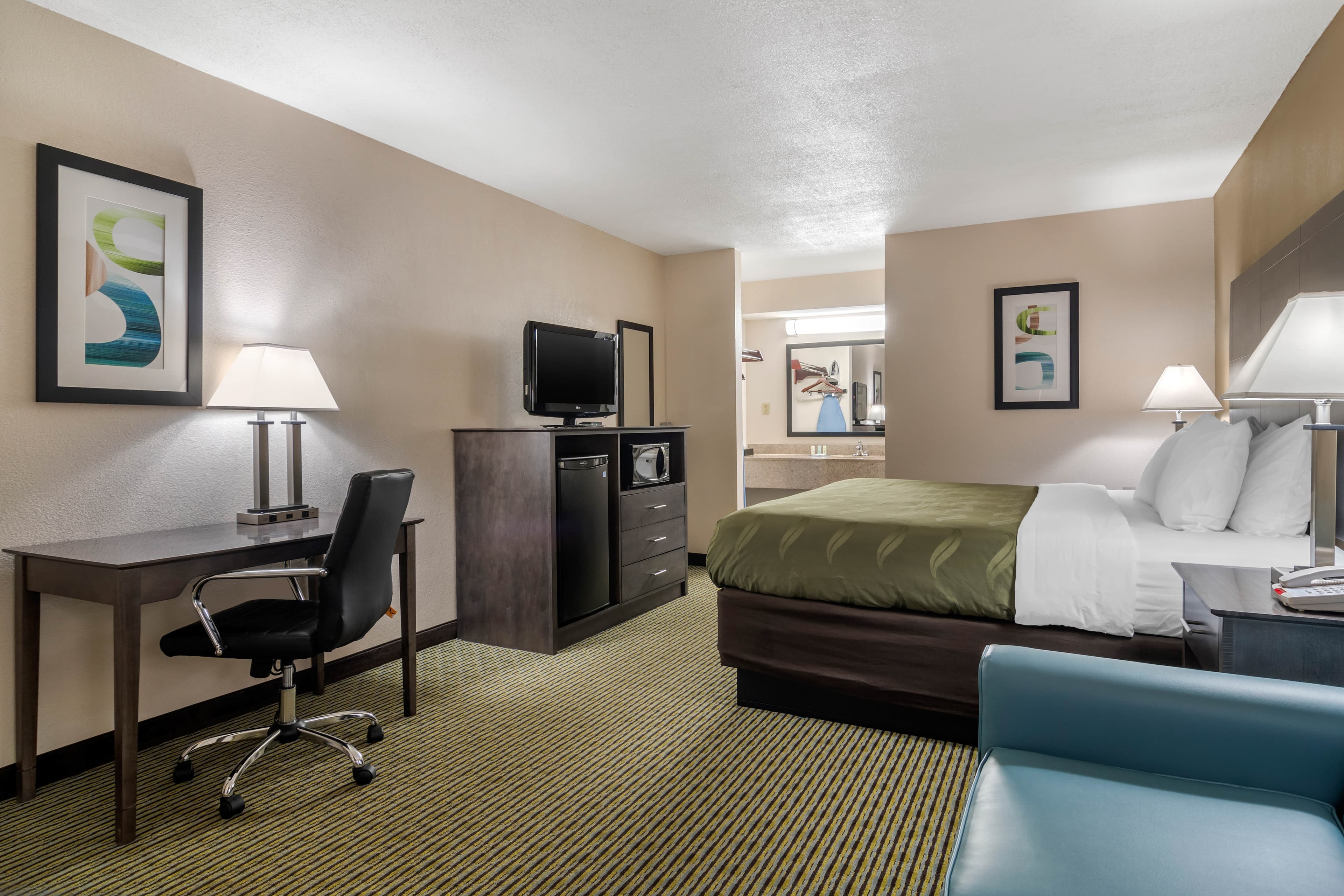 Quality Inn McDonough Atlanta South - Image 3
