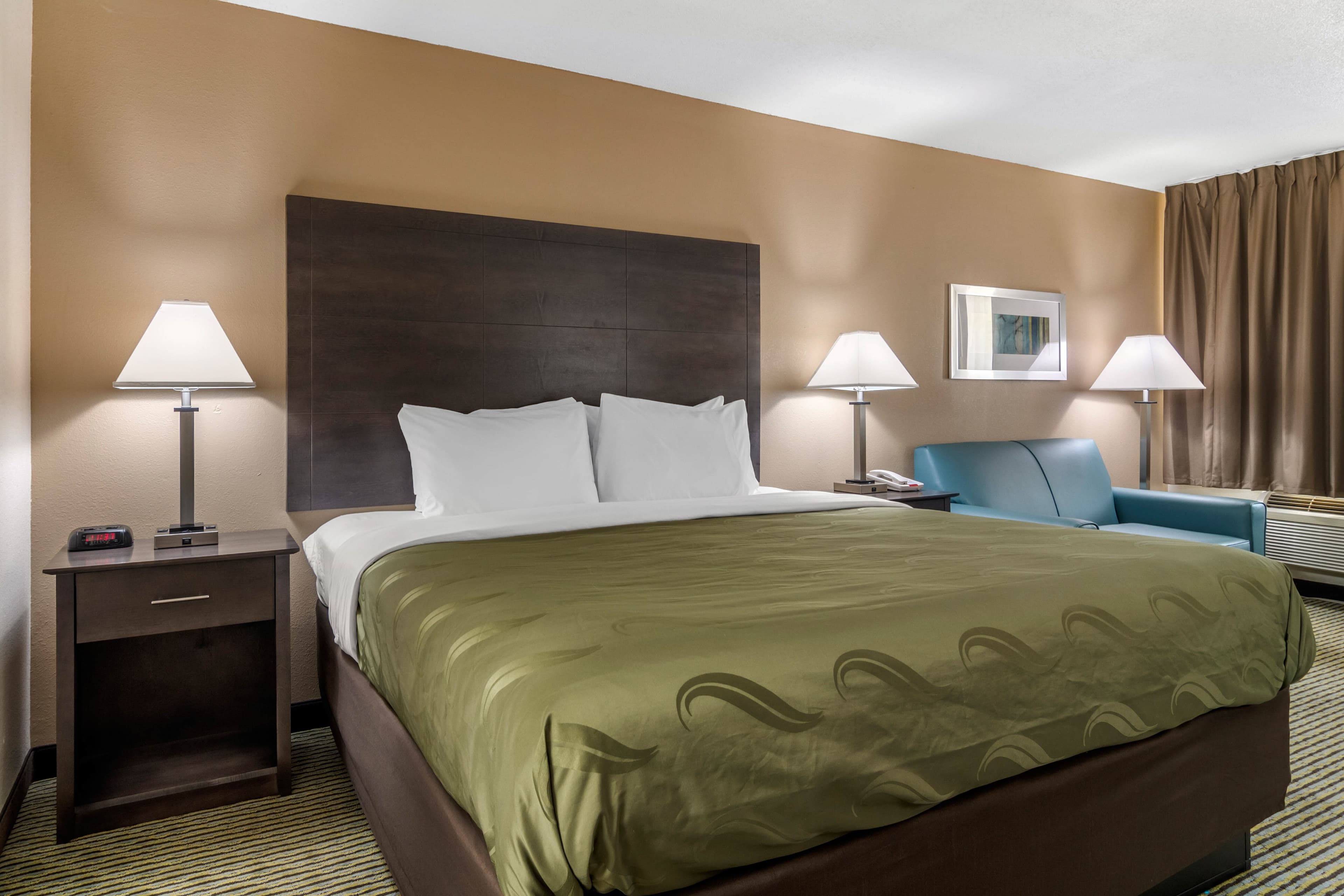 Quality Inn McDonough Atlanta South - Image 4
