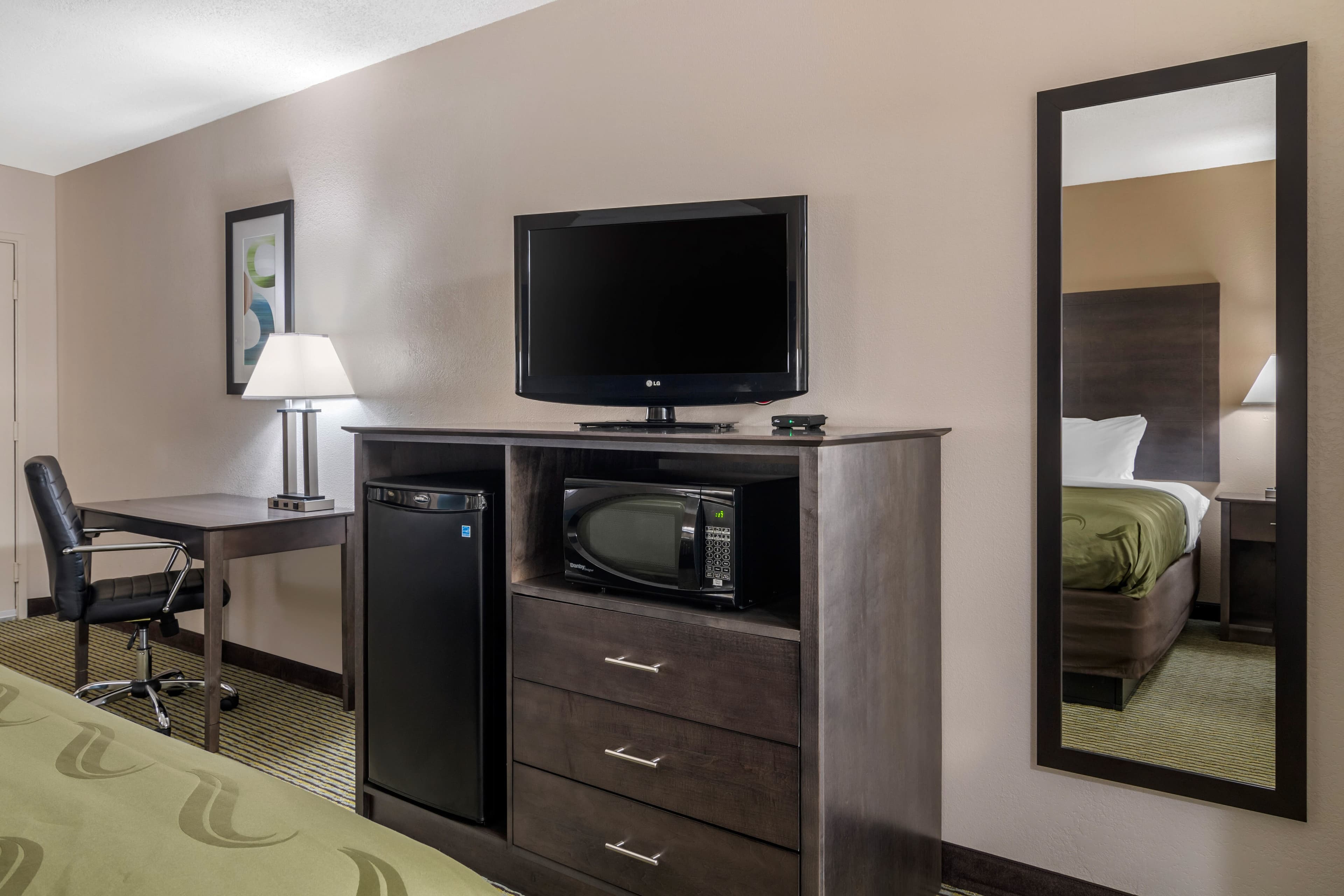 Quality Inn McDonough Atlanta South - Image 5