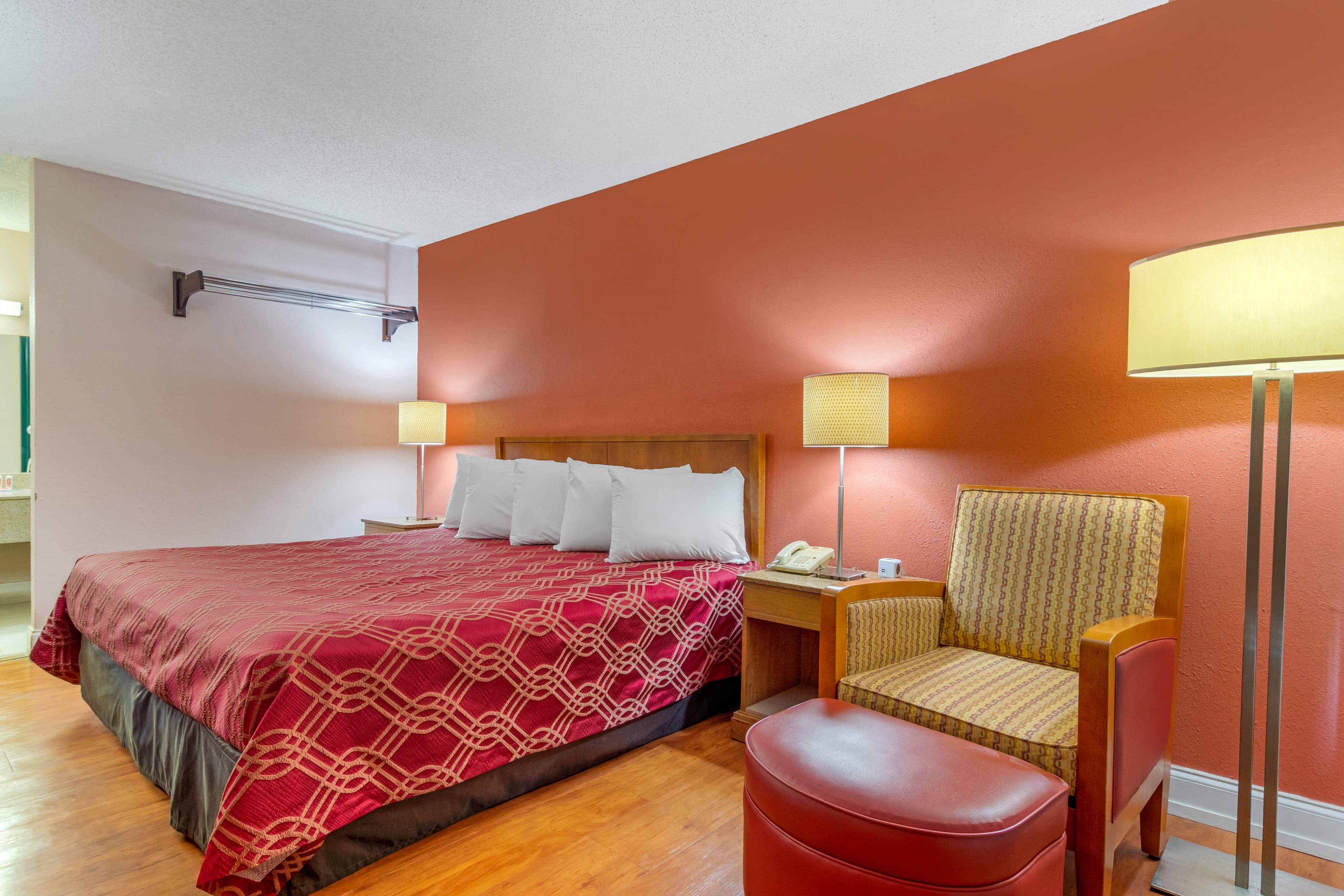 Econo Lodge Decatur - Atlanta East — 6