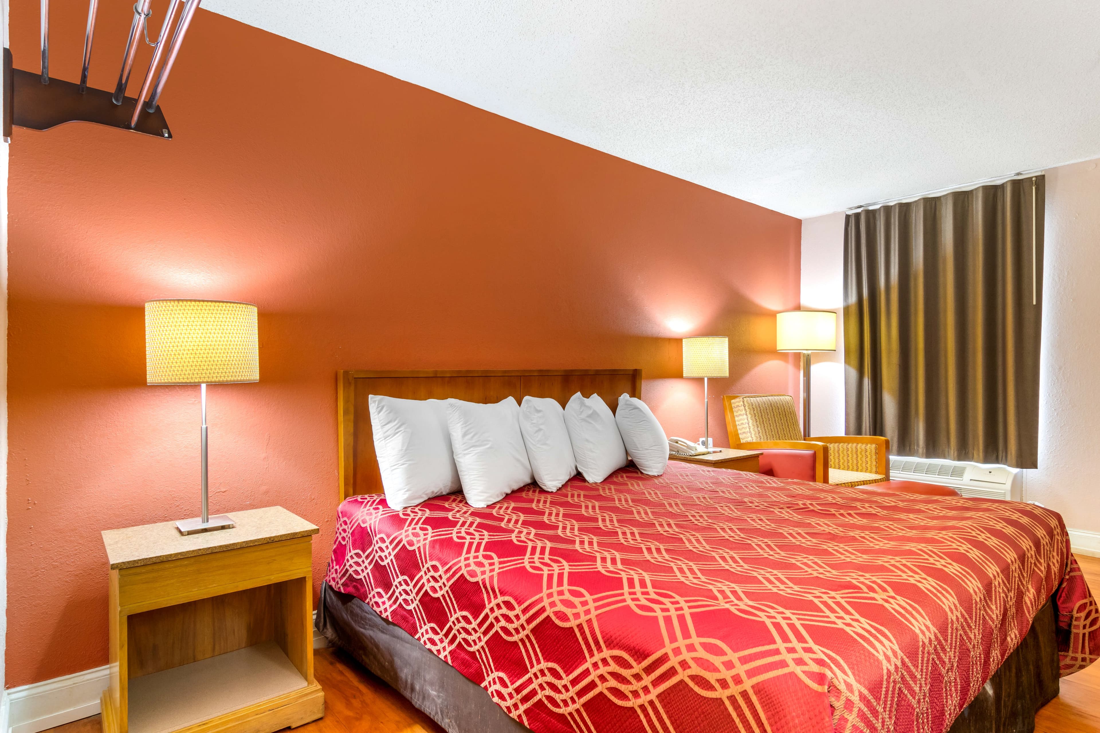 Econo Lodge Decatur - Atlanta East — 8