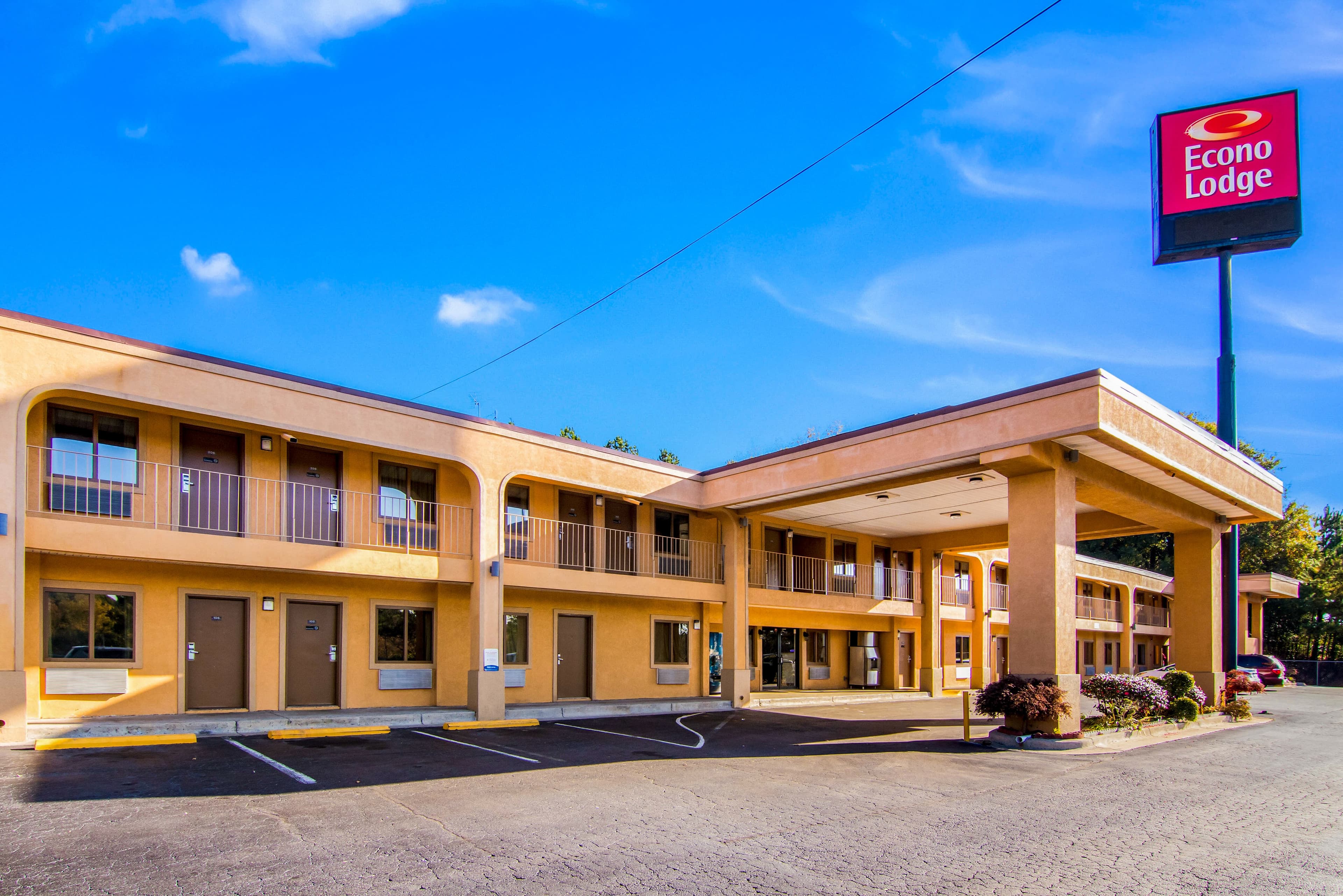 Econo Lodge Atlanta Airport East - Image 1