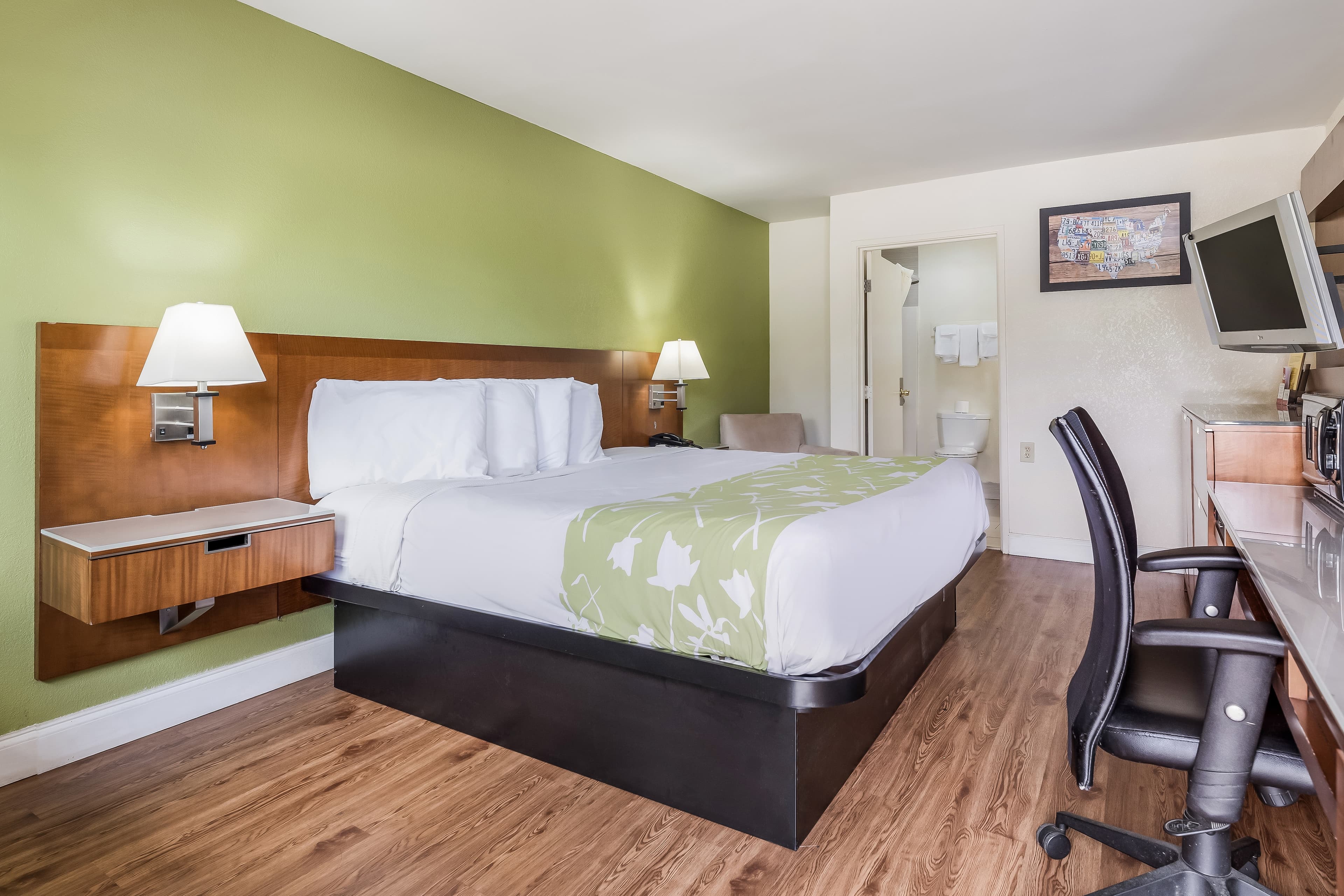 Econo Lodge Atlanta Airport East — 12