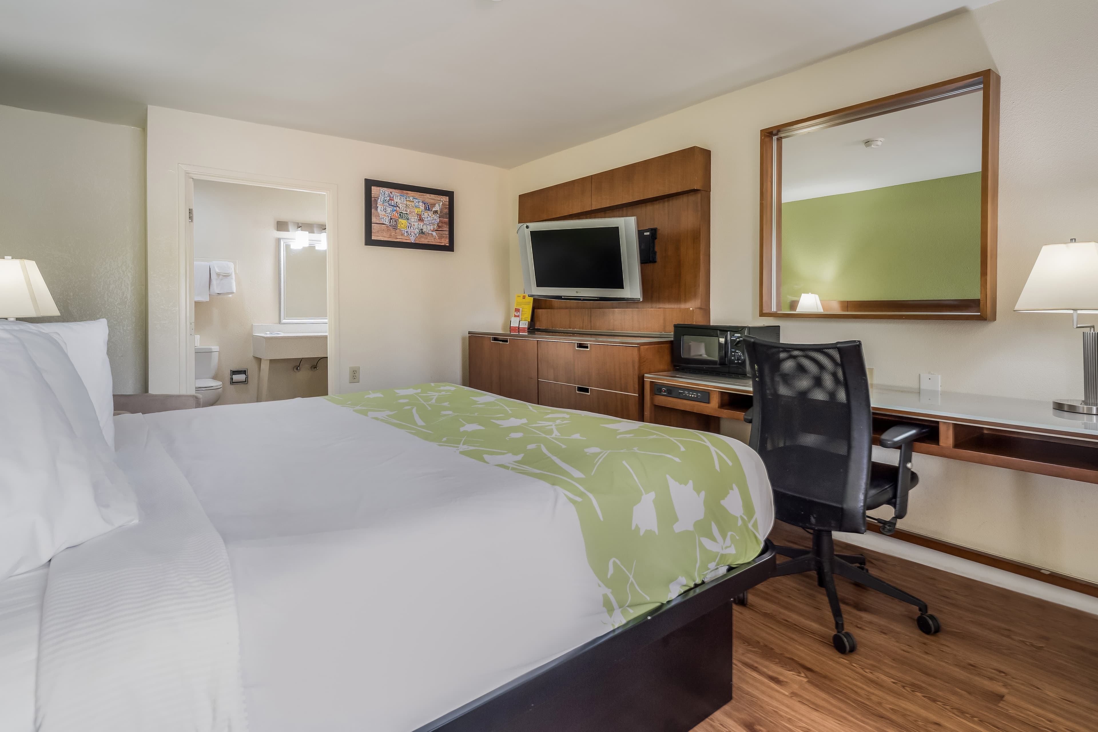 Econo Lodge Atlanta Airport East — 13