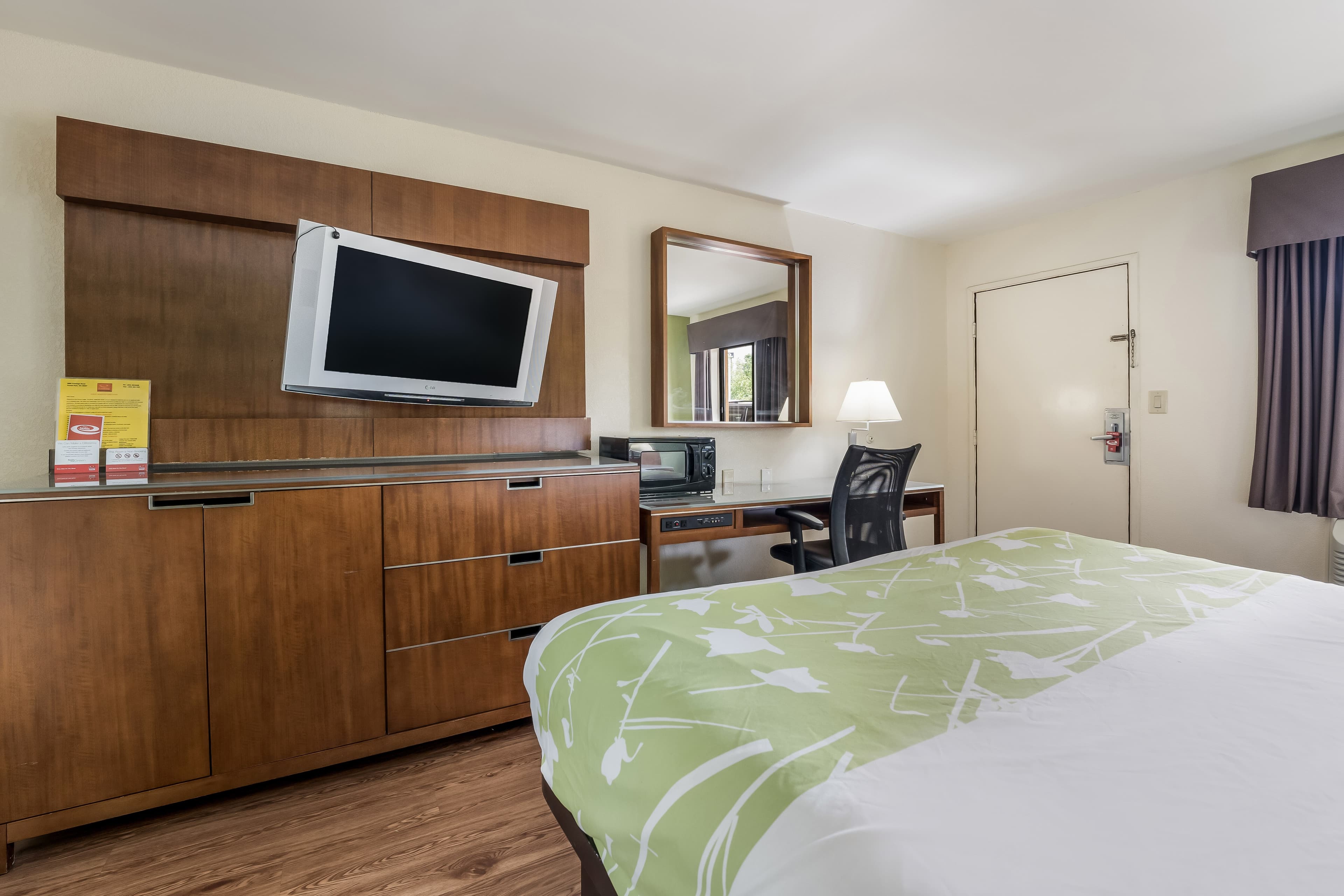 Econo Lodge Atlanta Airport East — 15