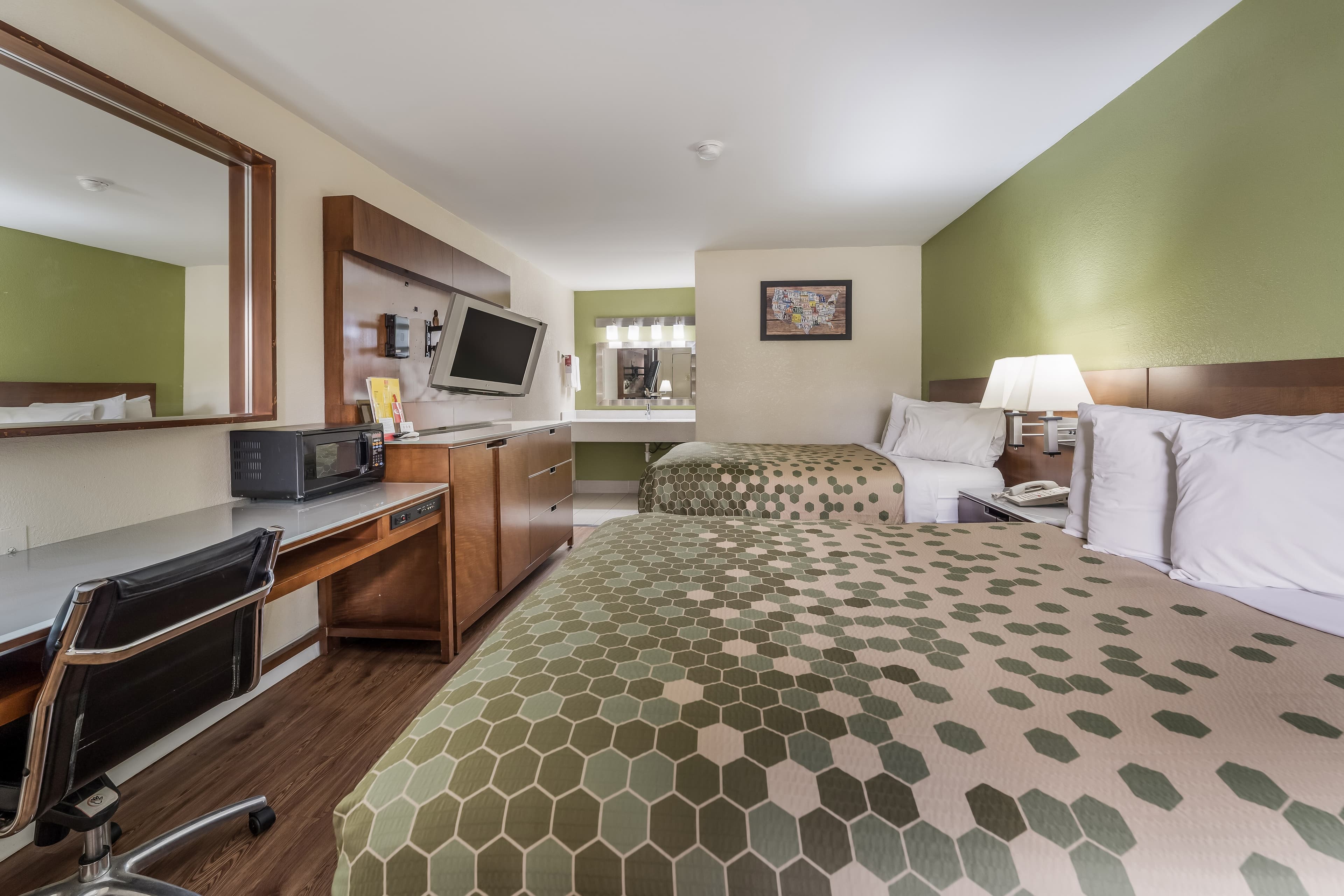 Econo Lodge Atlanta Airport East - Image 2