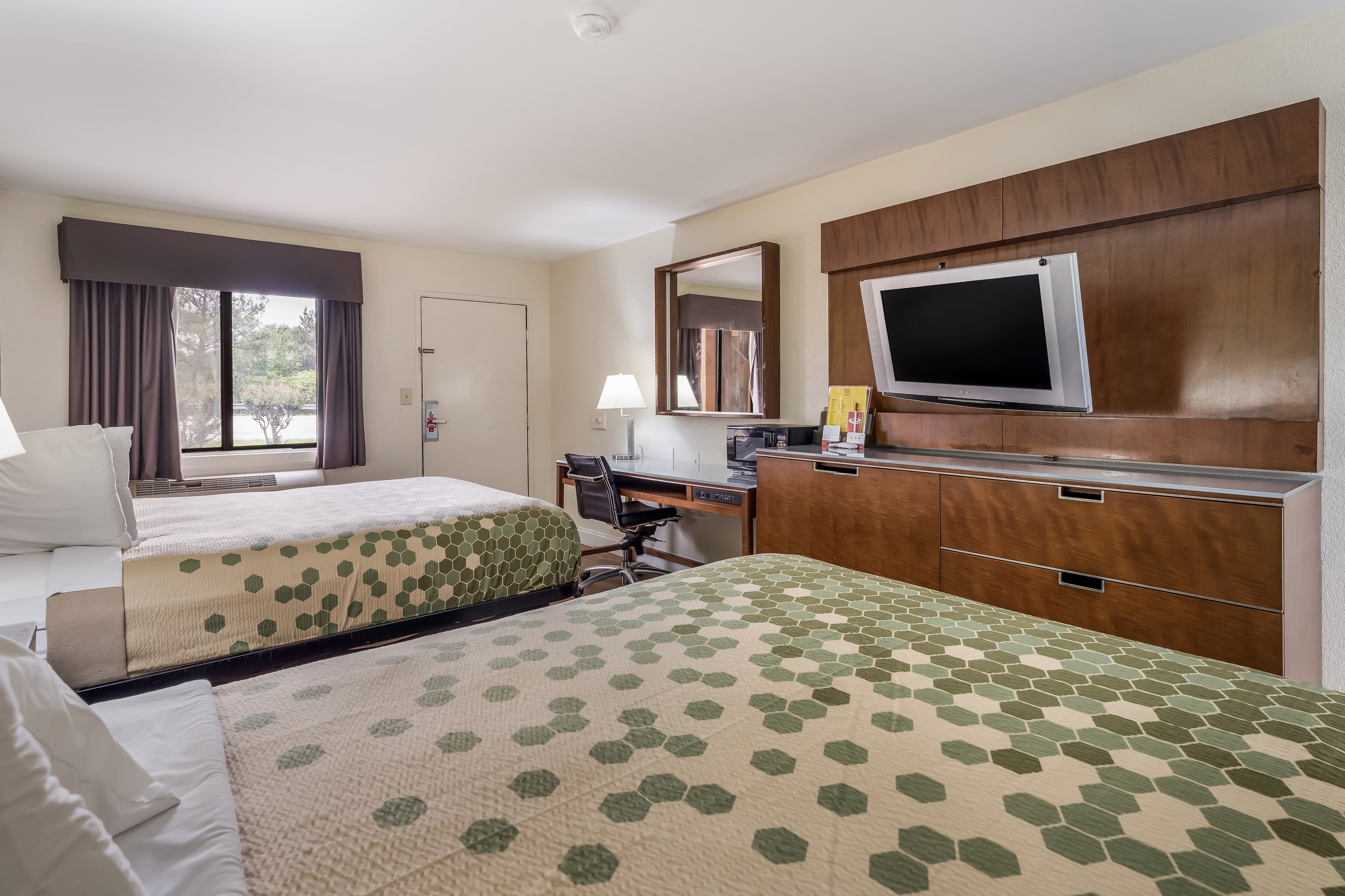 Econo Lodge Atlanta Airport East - Image 4