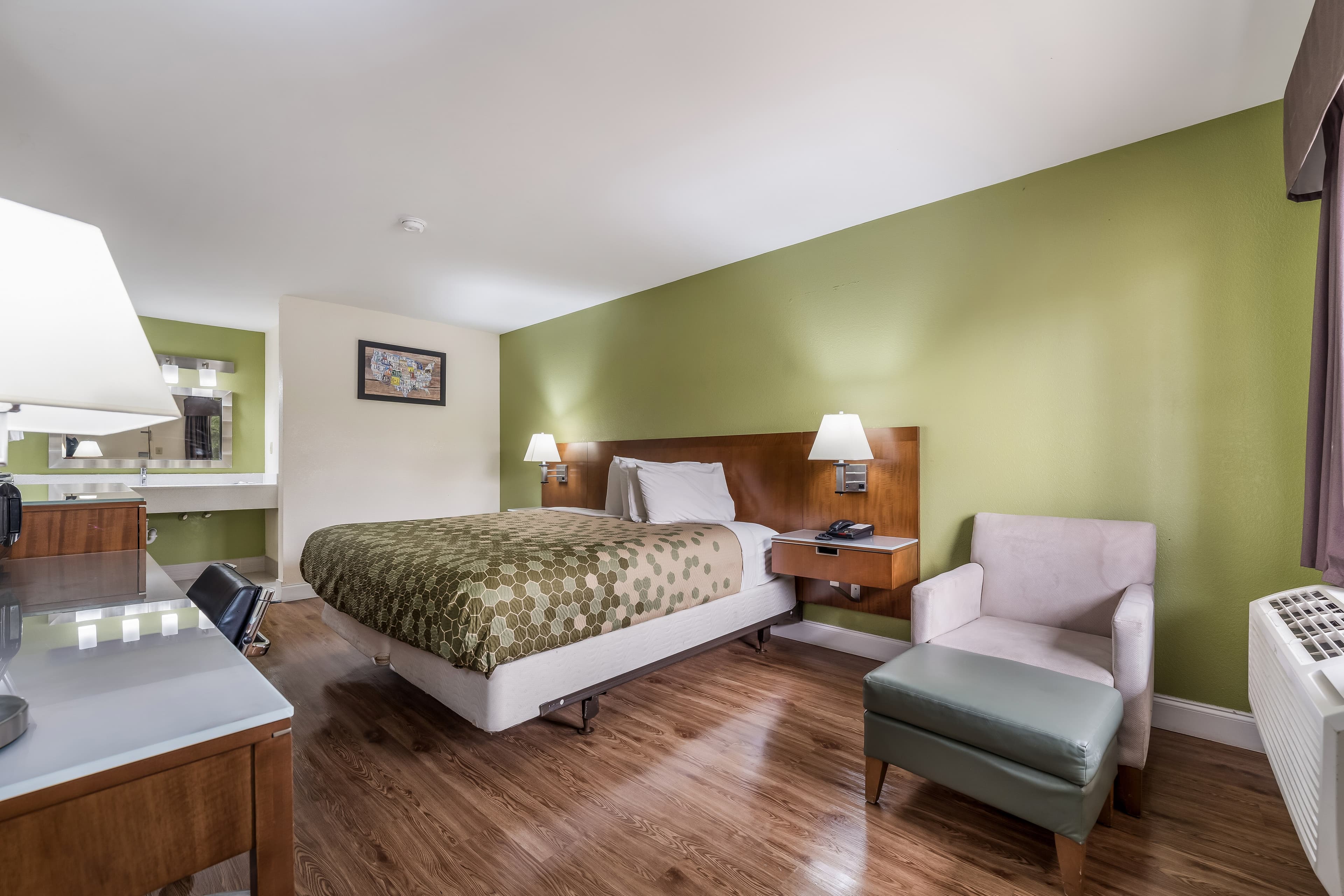 Econo Lodge Atlanta Airport East — 6