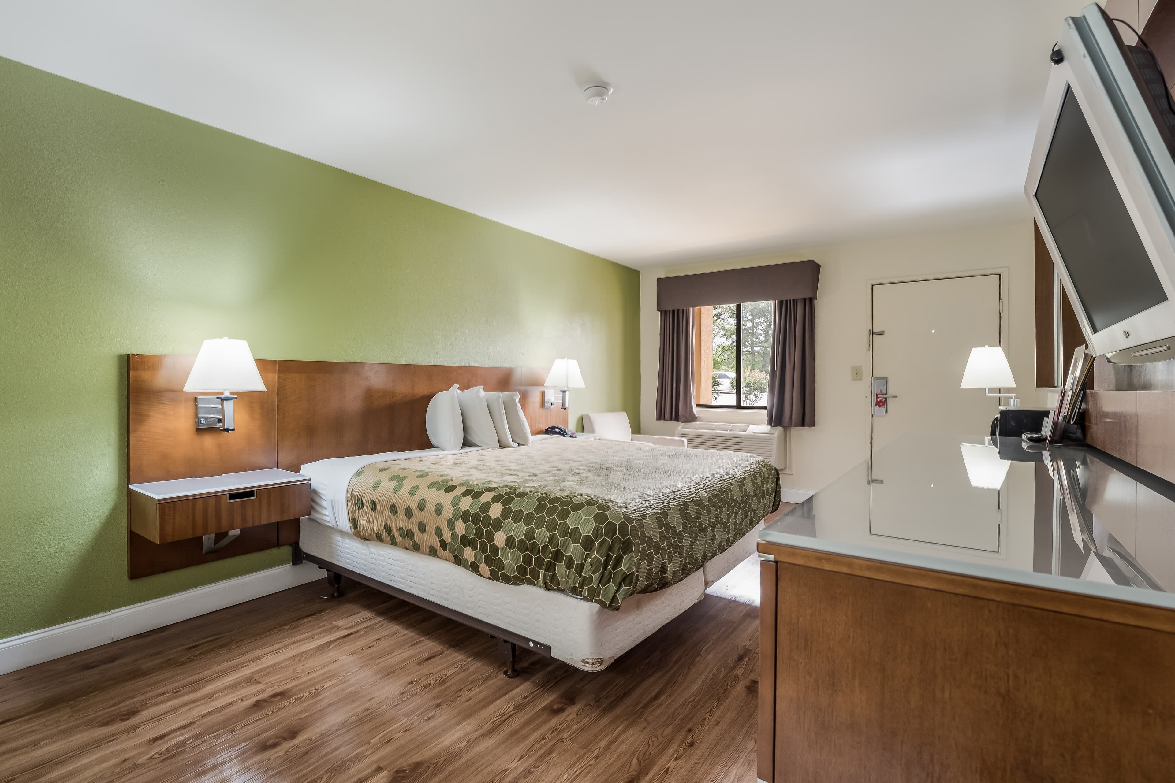 Econo Lodge Atlanta Airport East — 7