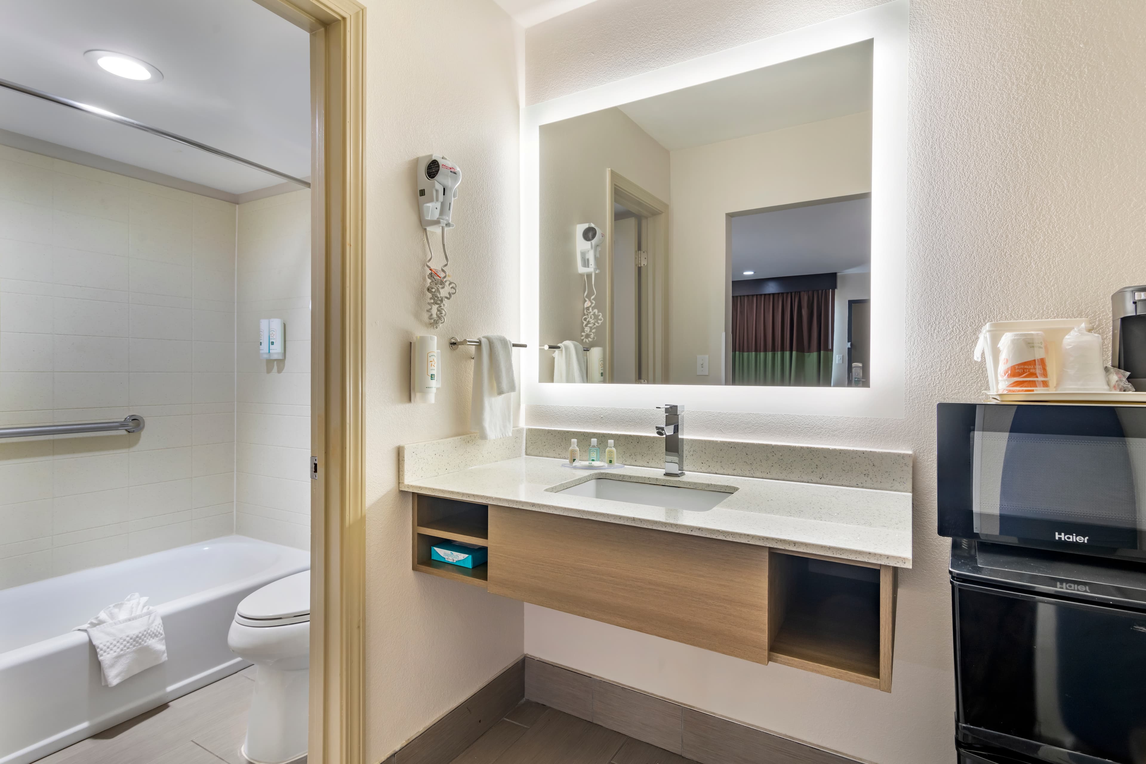 Quality Inn & Suites Athens University Area — 10