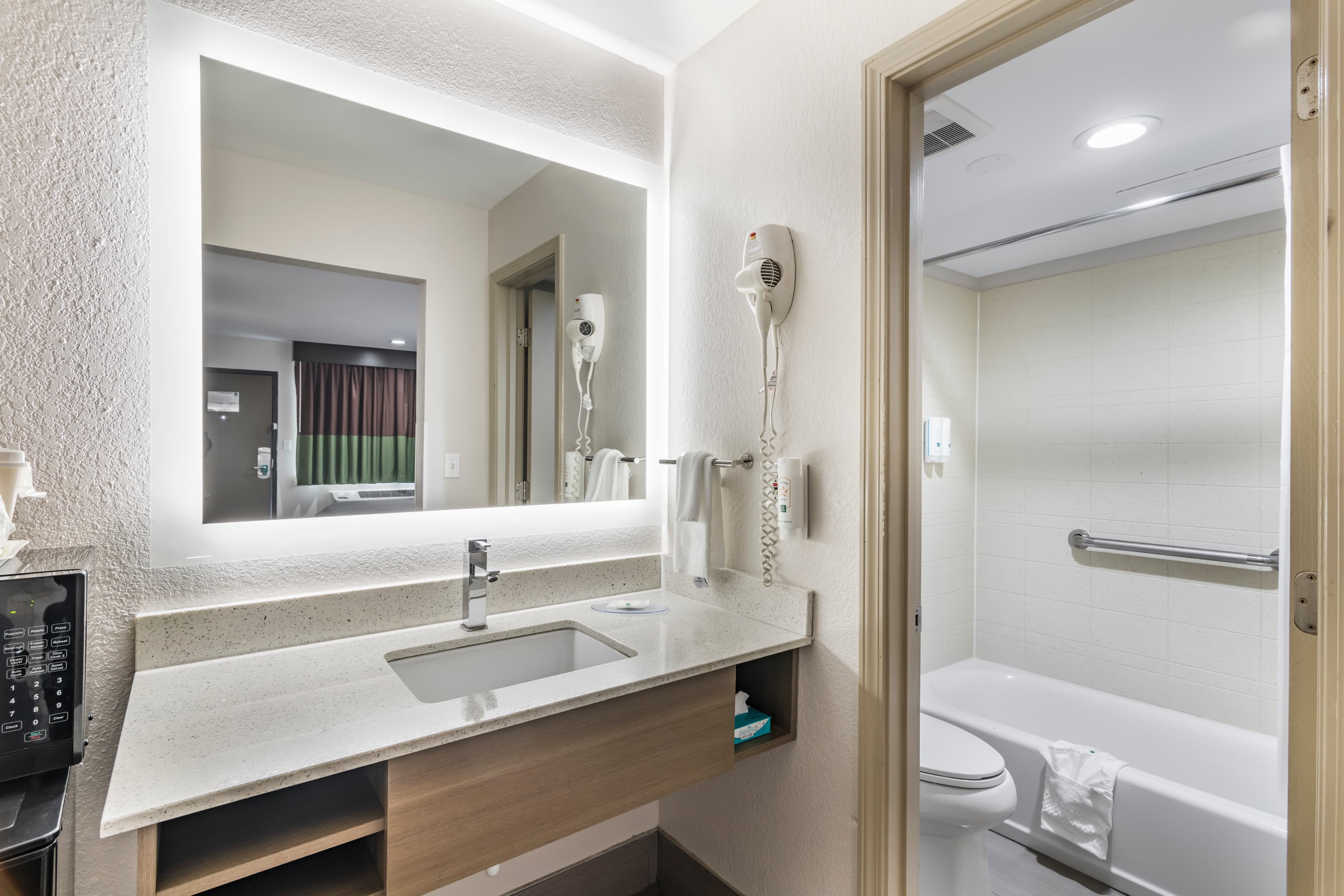 Quality Inn & Suites Athens University Area — 20