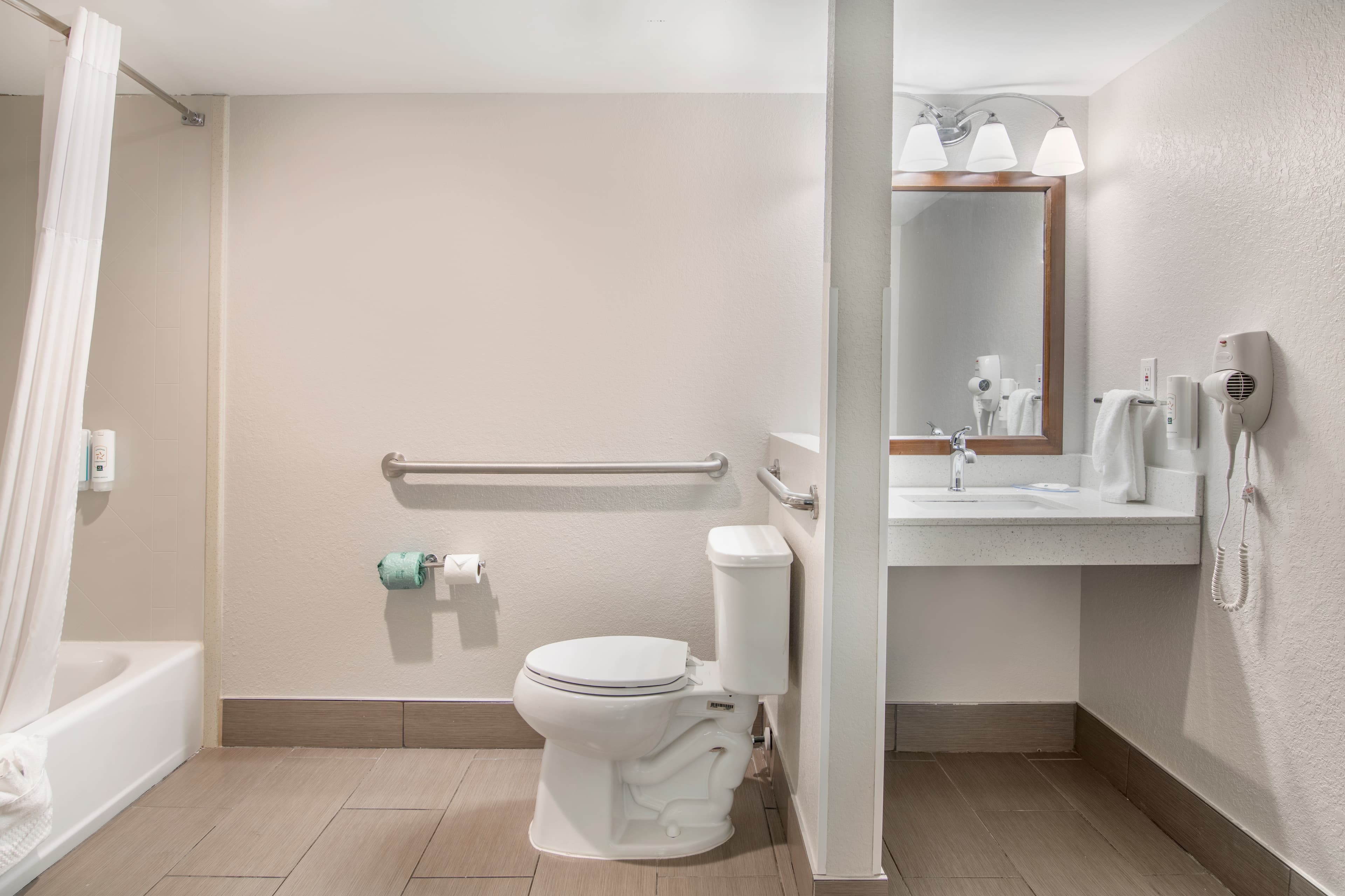 Quality Inn & Suites Athens University Area - Image 2