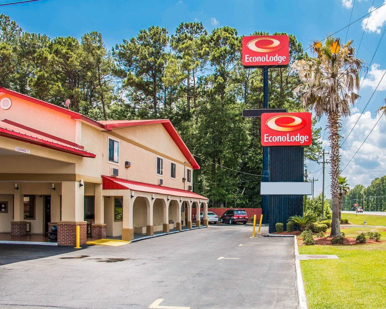 Econo Lodge Richmond Hill - Image 1