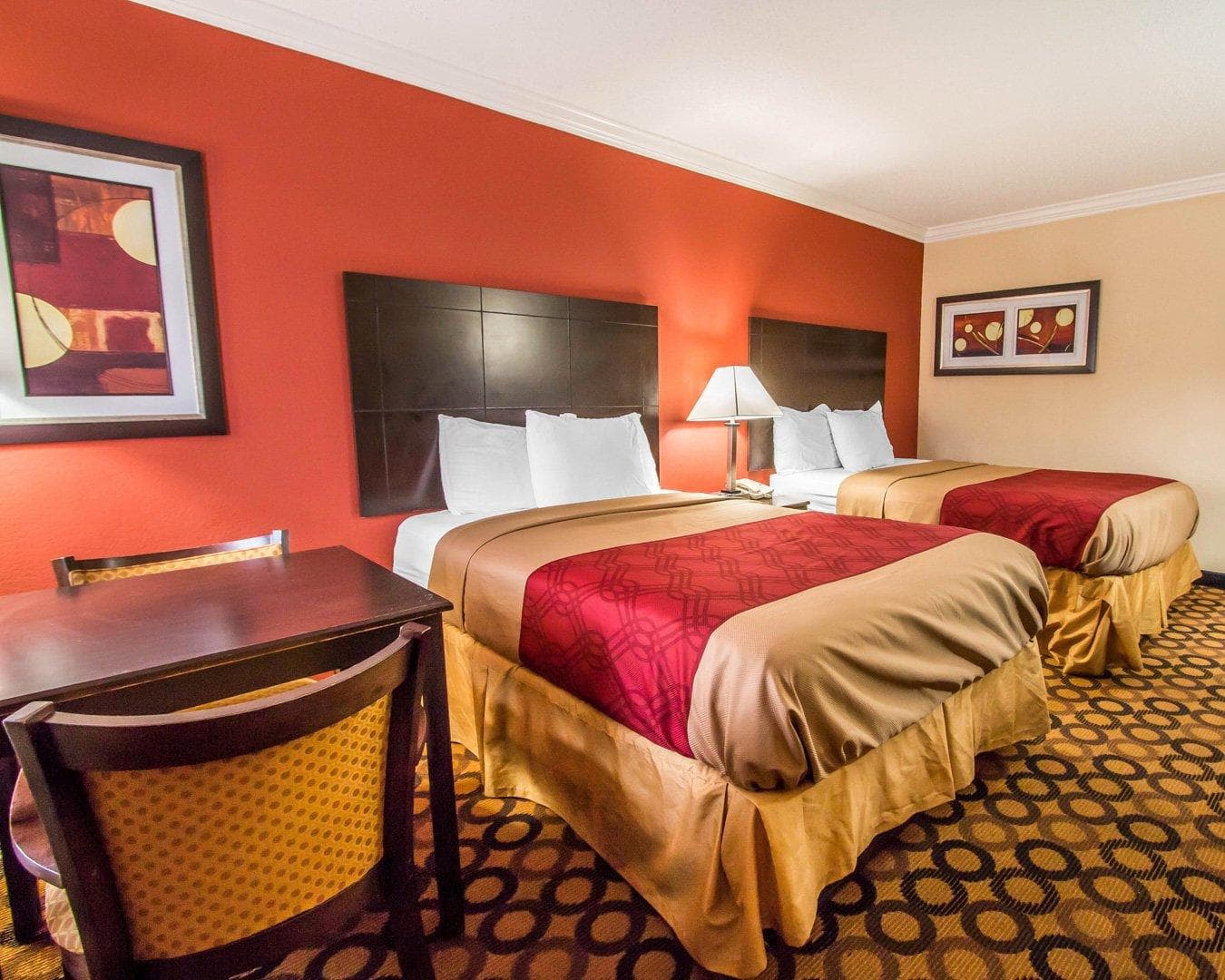 Econo Lodge Richmond Hill — 12