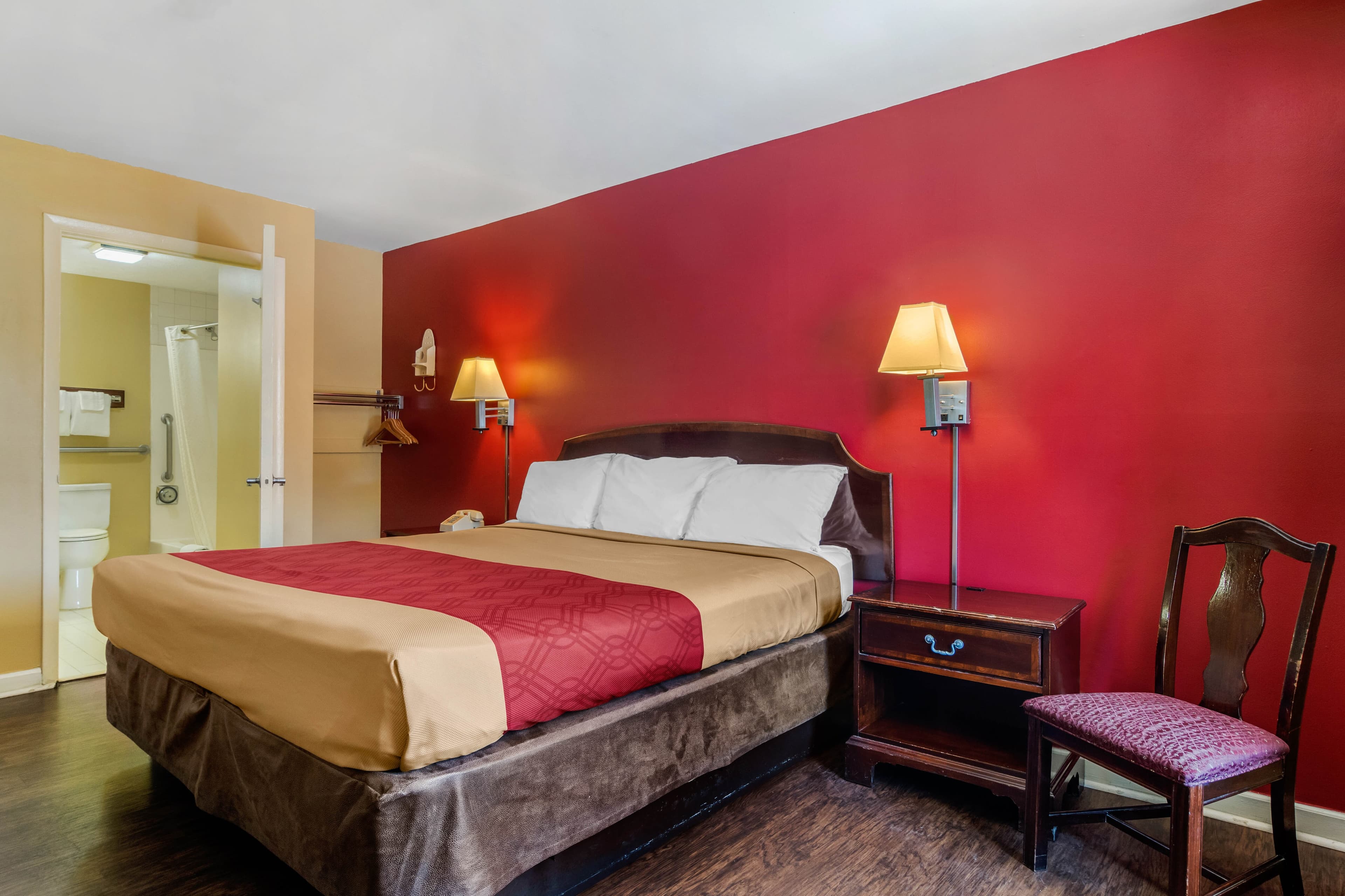 Econo Lodge Union City - Atlanta South — 12