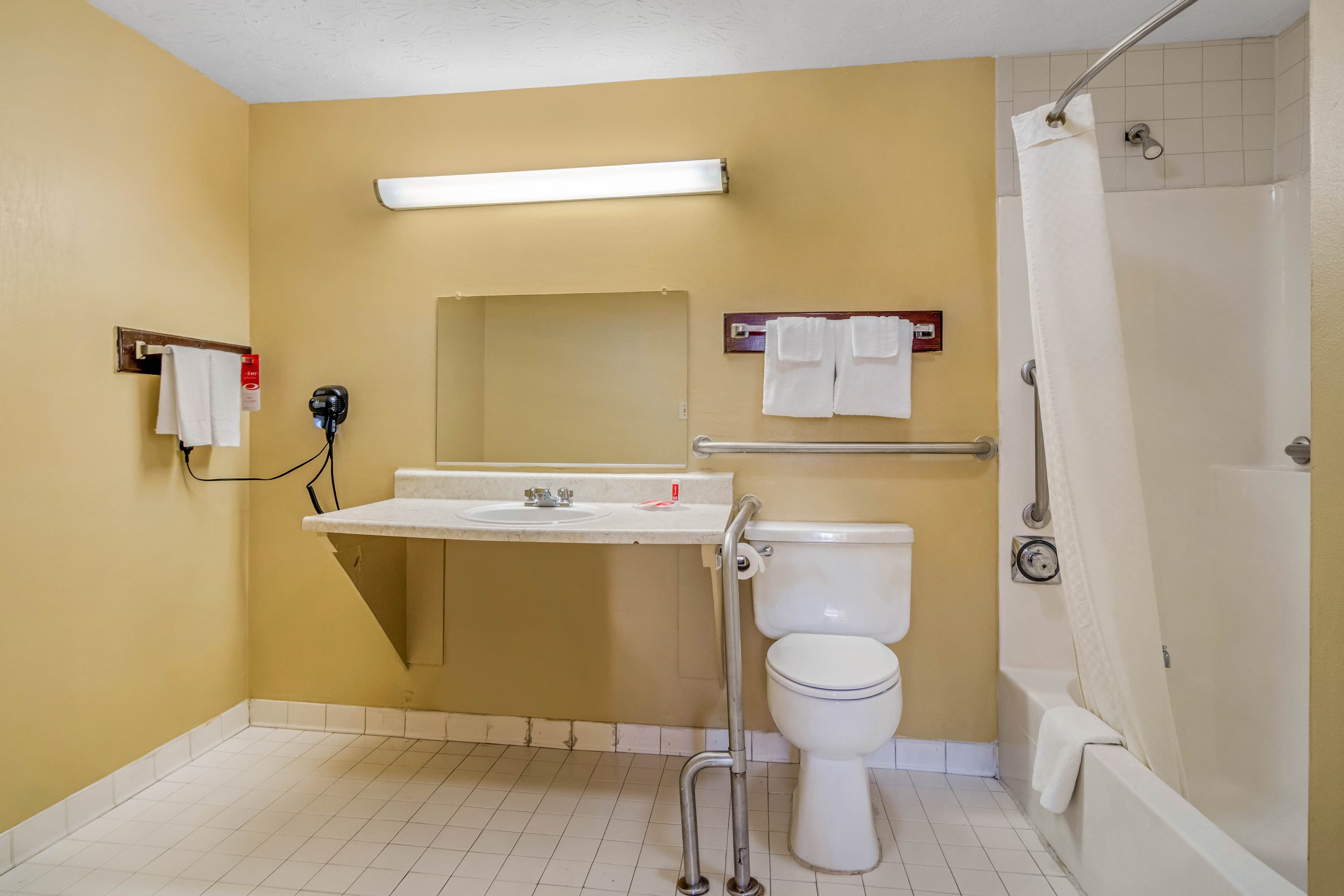 Econo Lodge Union City - Atlanta South — 15