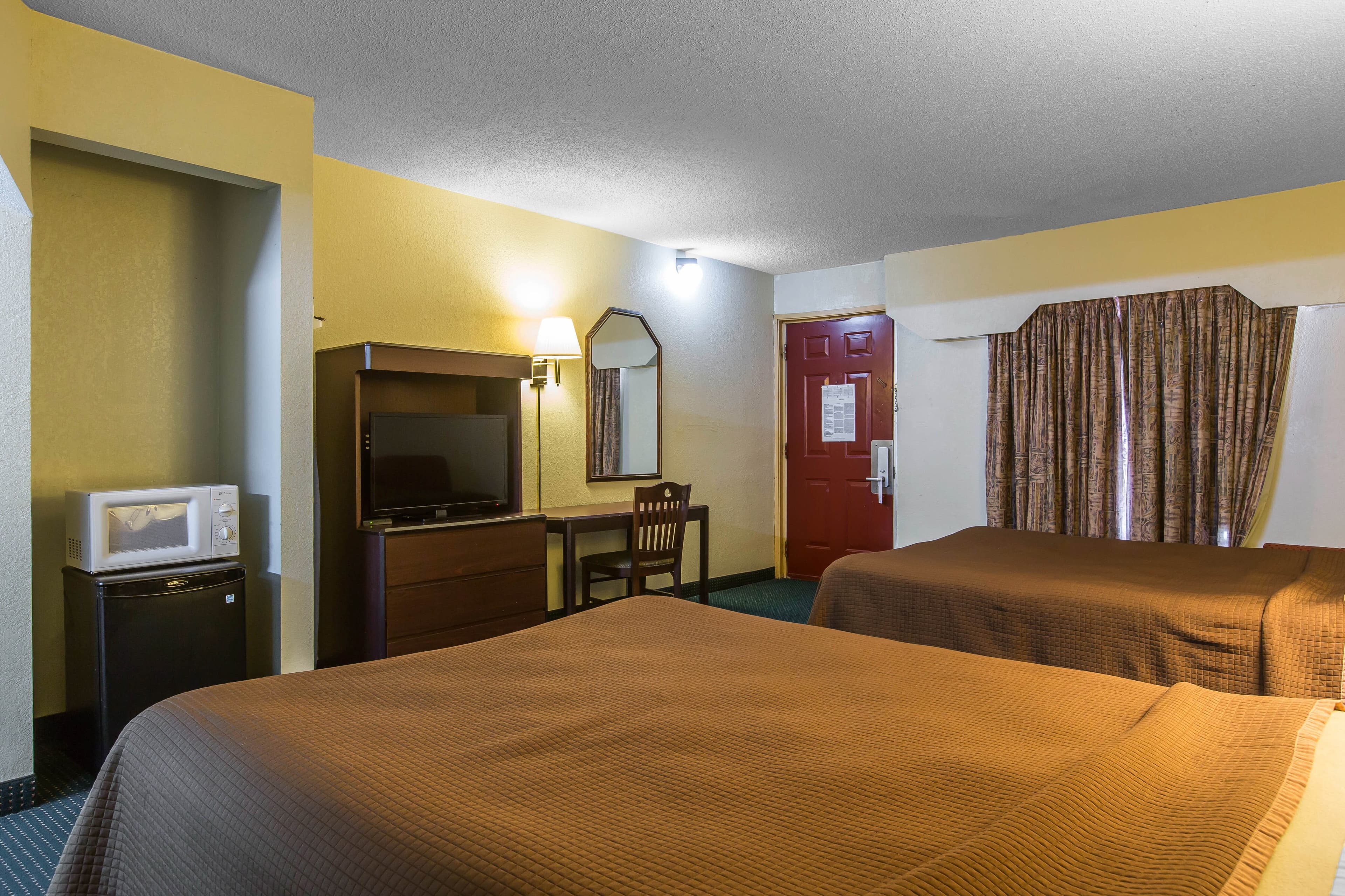 Rodeway Inn Marietta near Dobbins ARB - Image 3