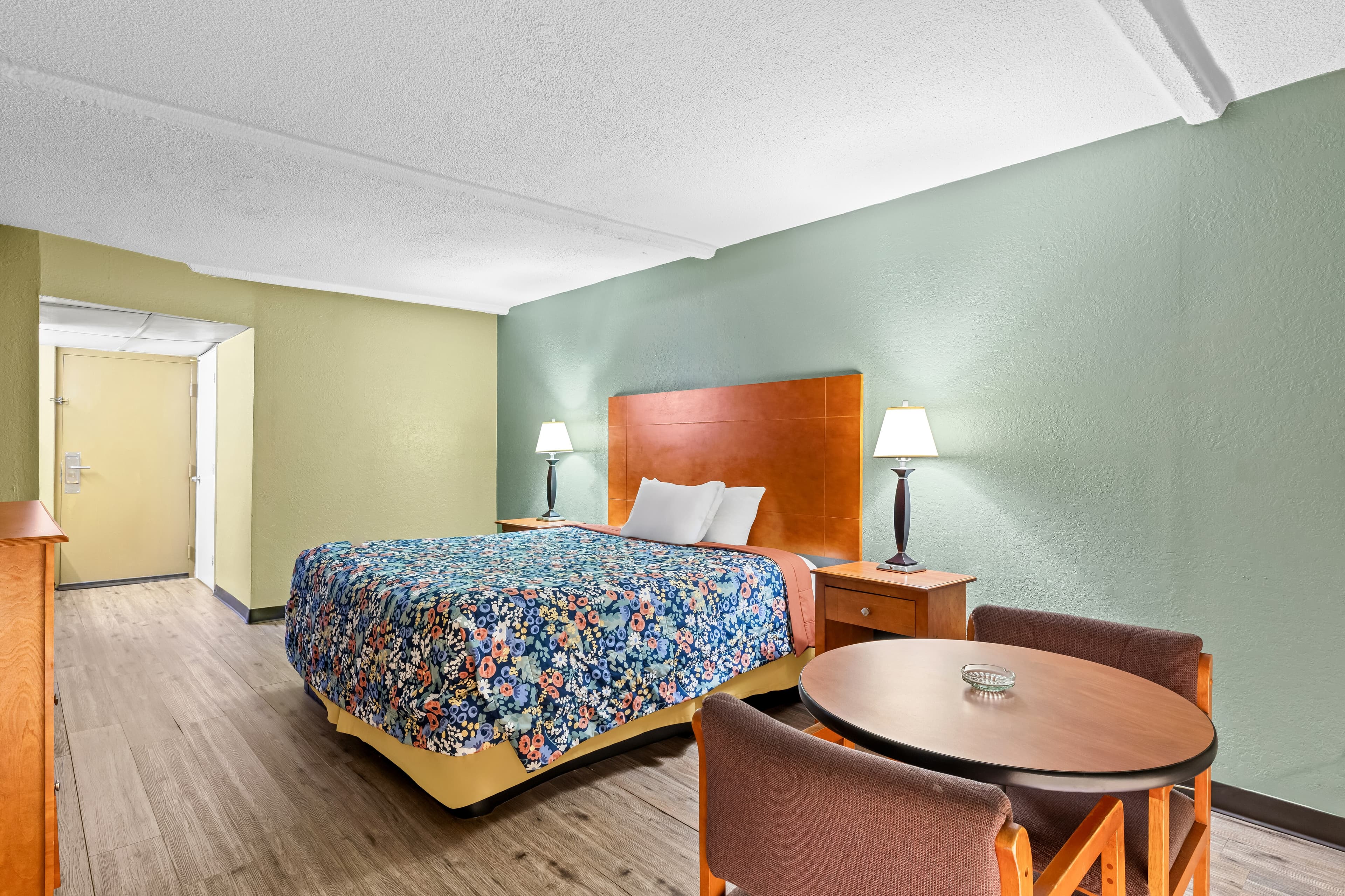 Rodeway Inn Stone Mountain - Image 2